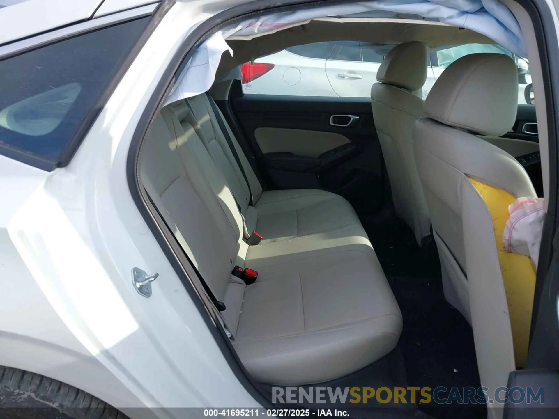 8 Photograph of a damaged car 19XFL1H75PE002224 HONDA CIVIC 2023