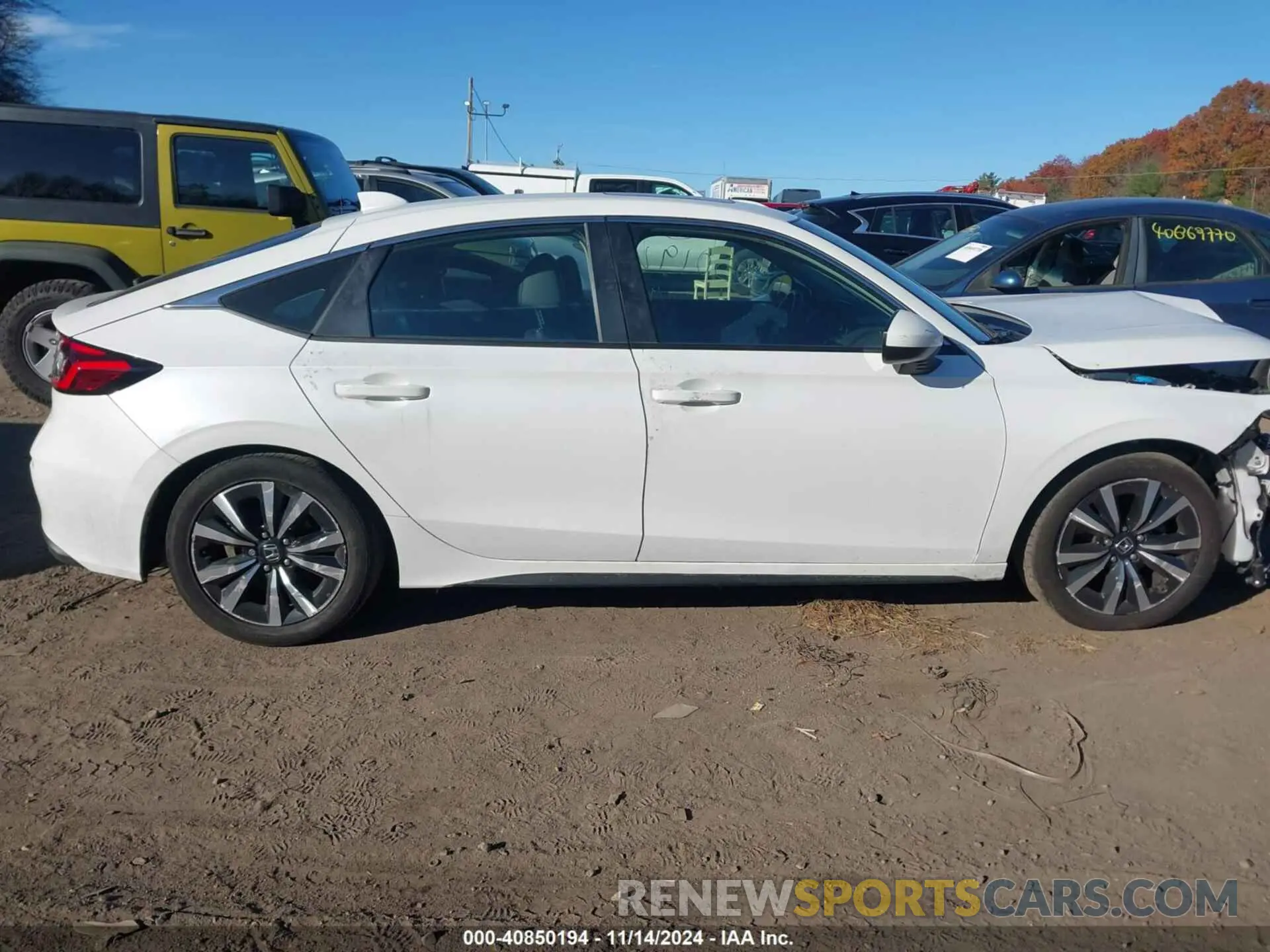 13 Photograph of a damaged car 19XFL1H75PE015183 HONDA CIVIC 2023