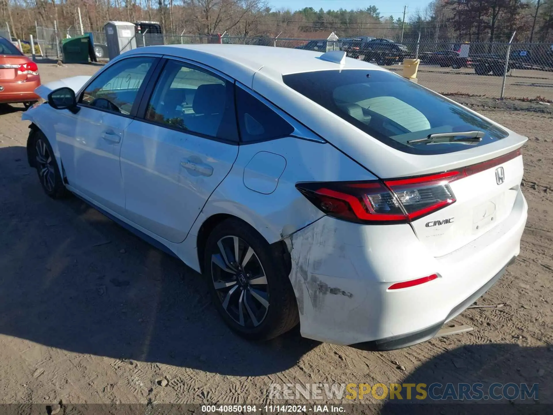 3 Photograph of a damaged car 19XFL1H75PE015183 HONDA CIVIC 2023
