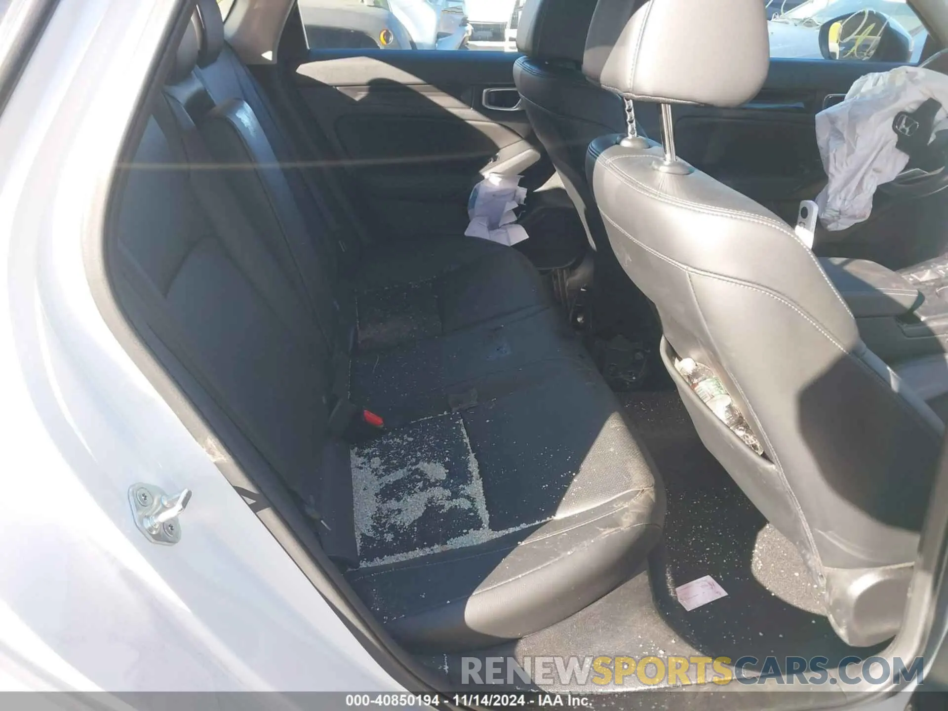 8 Photograph of a damaged car 19XFL1H75PE015183 HONDA CIVIC 2023