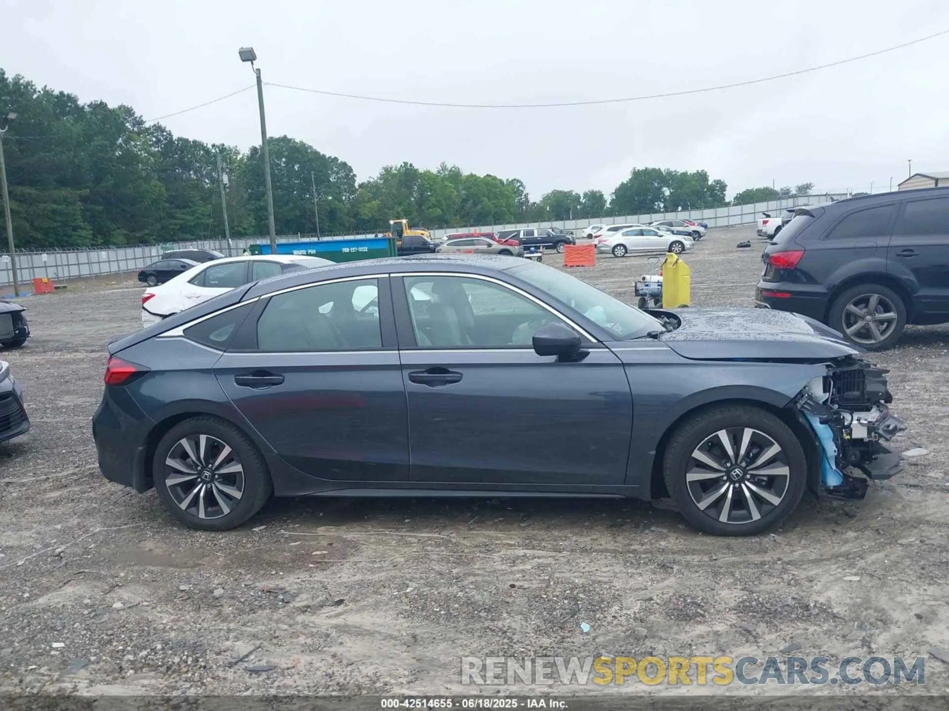 14 Photograph of a damaged car 19XFL1H76PE003334 HONDA CIVIC 2023