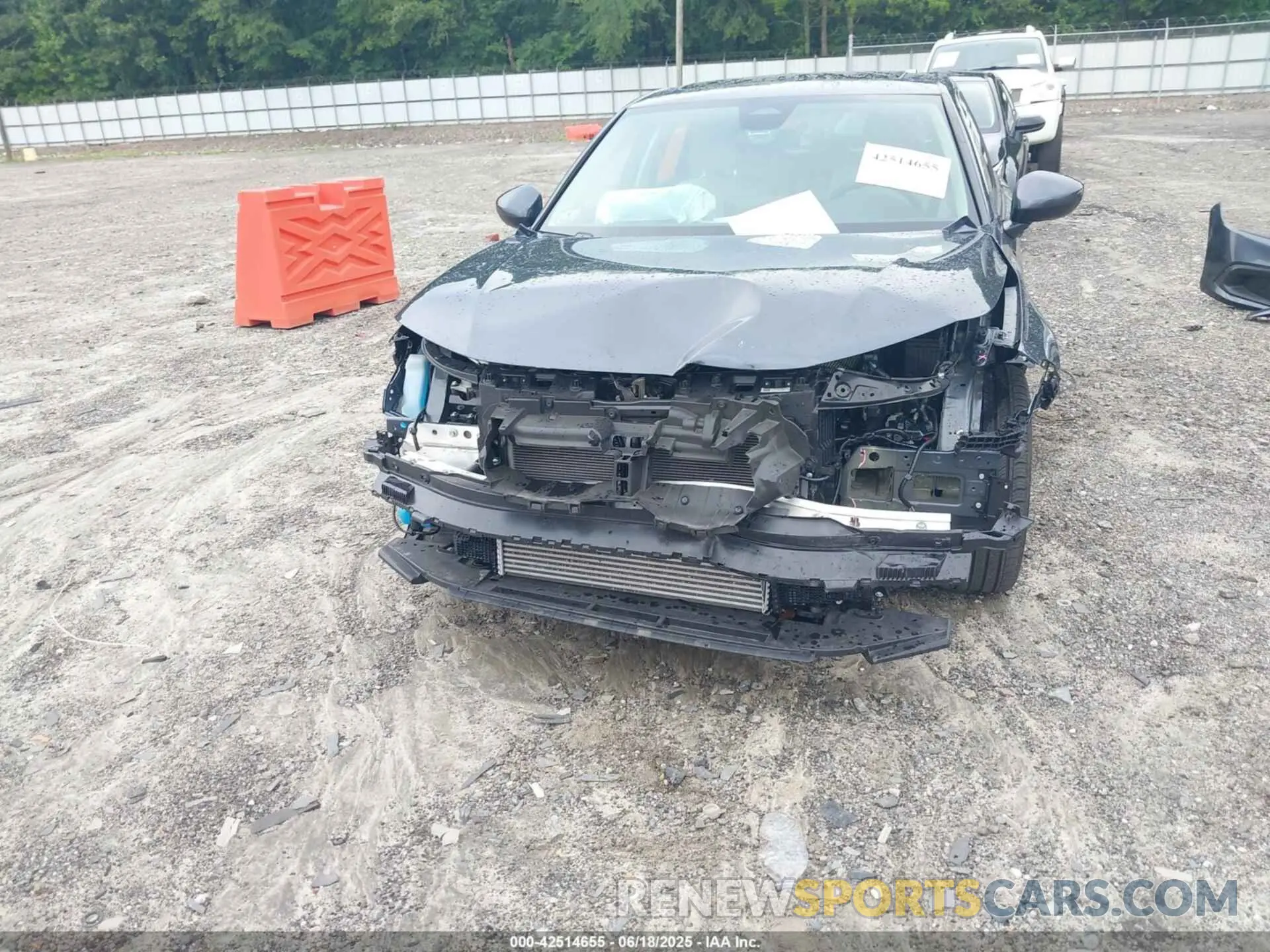 6 Photograph of a damaged car 19XFL1H76PE003334 HONDA CIVIC 2023