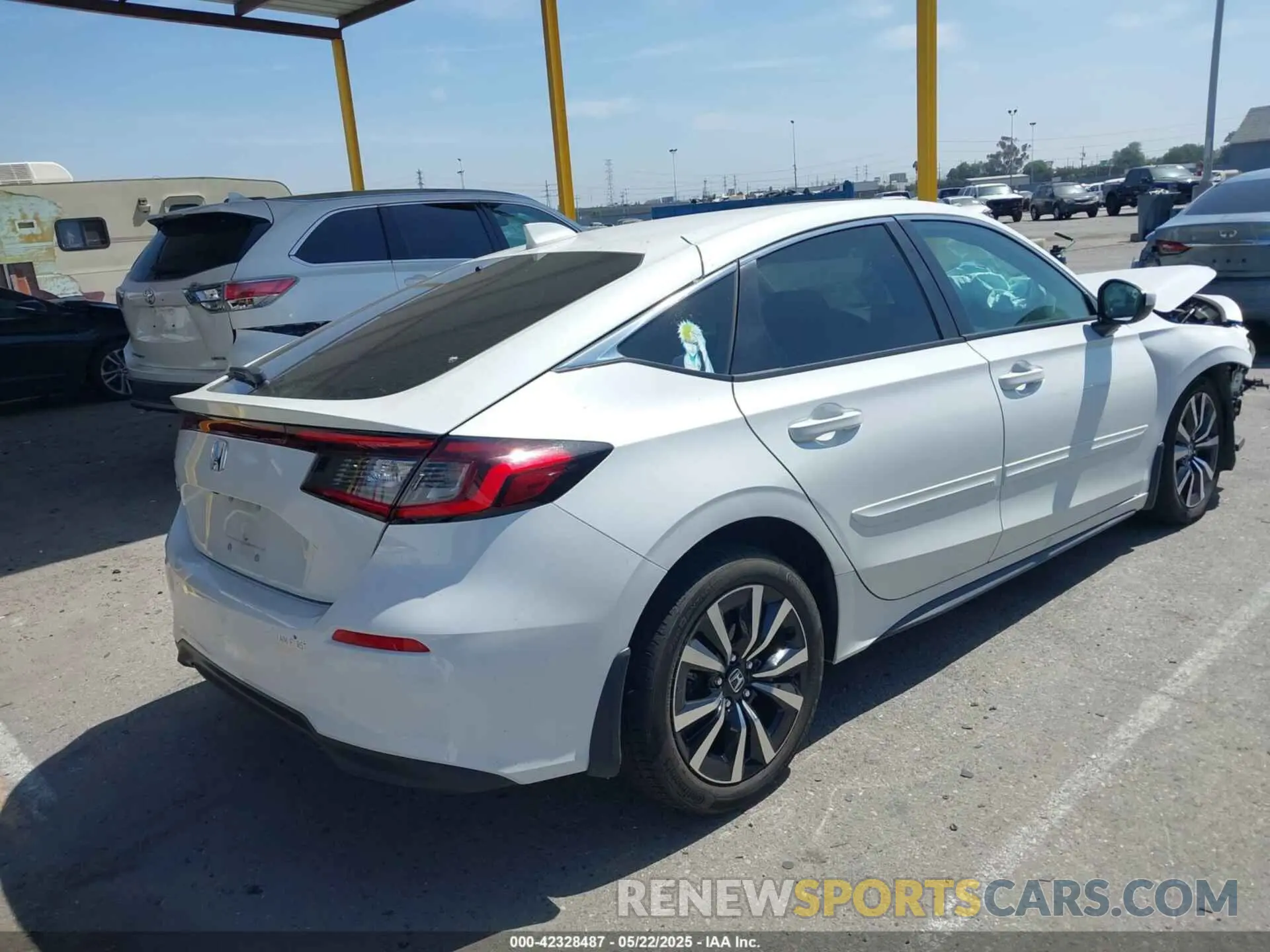 4 Photograph of a damaged car 19XFL1H76PE003575 HONDA CIVIC 2023