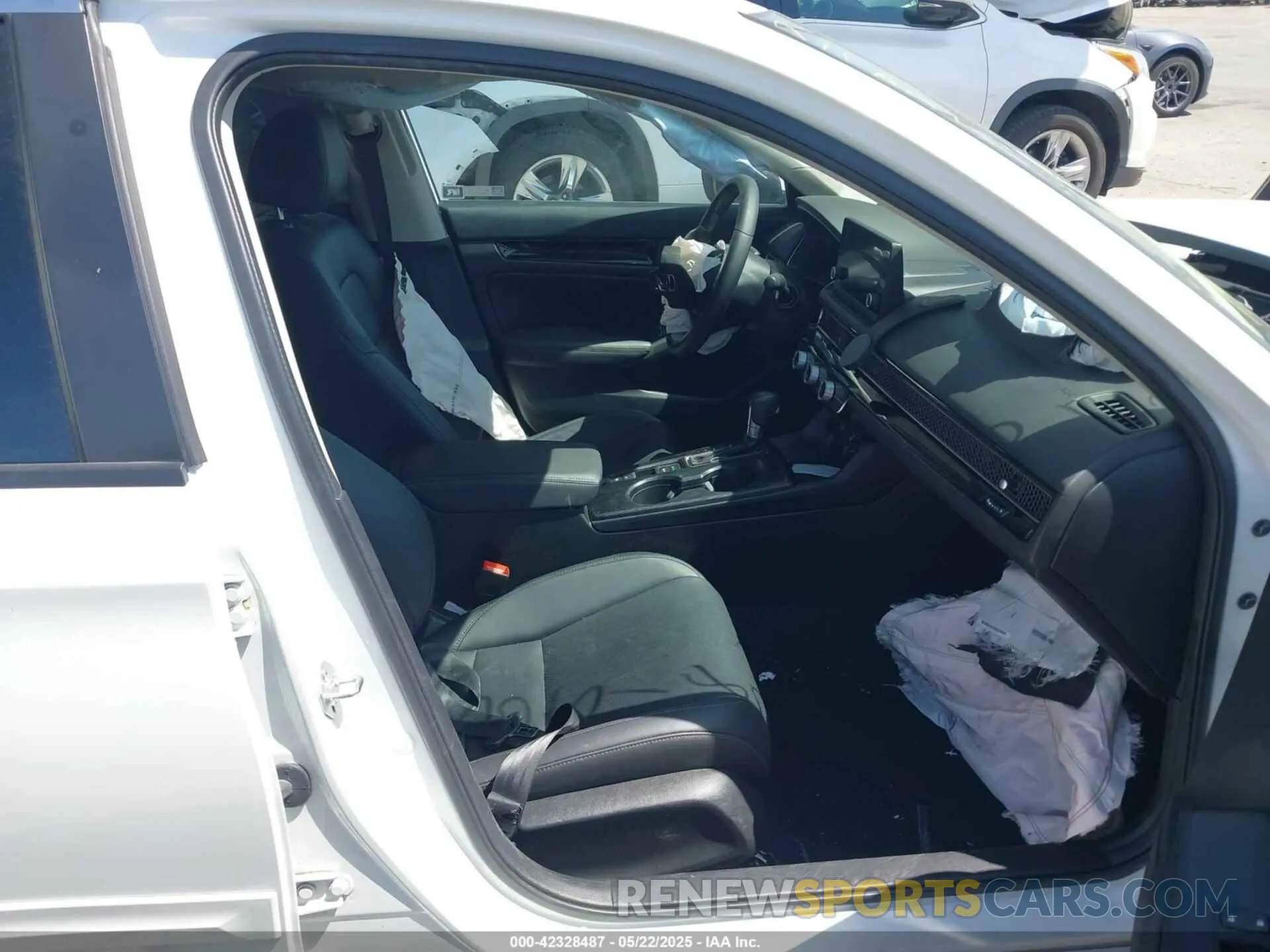 5 Photograph of a damaged car 19XFL1H76PE003575 HONDA CIVIC 2023