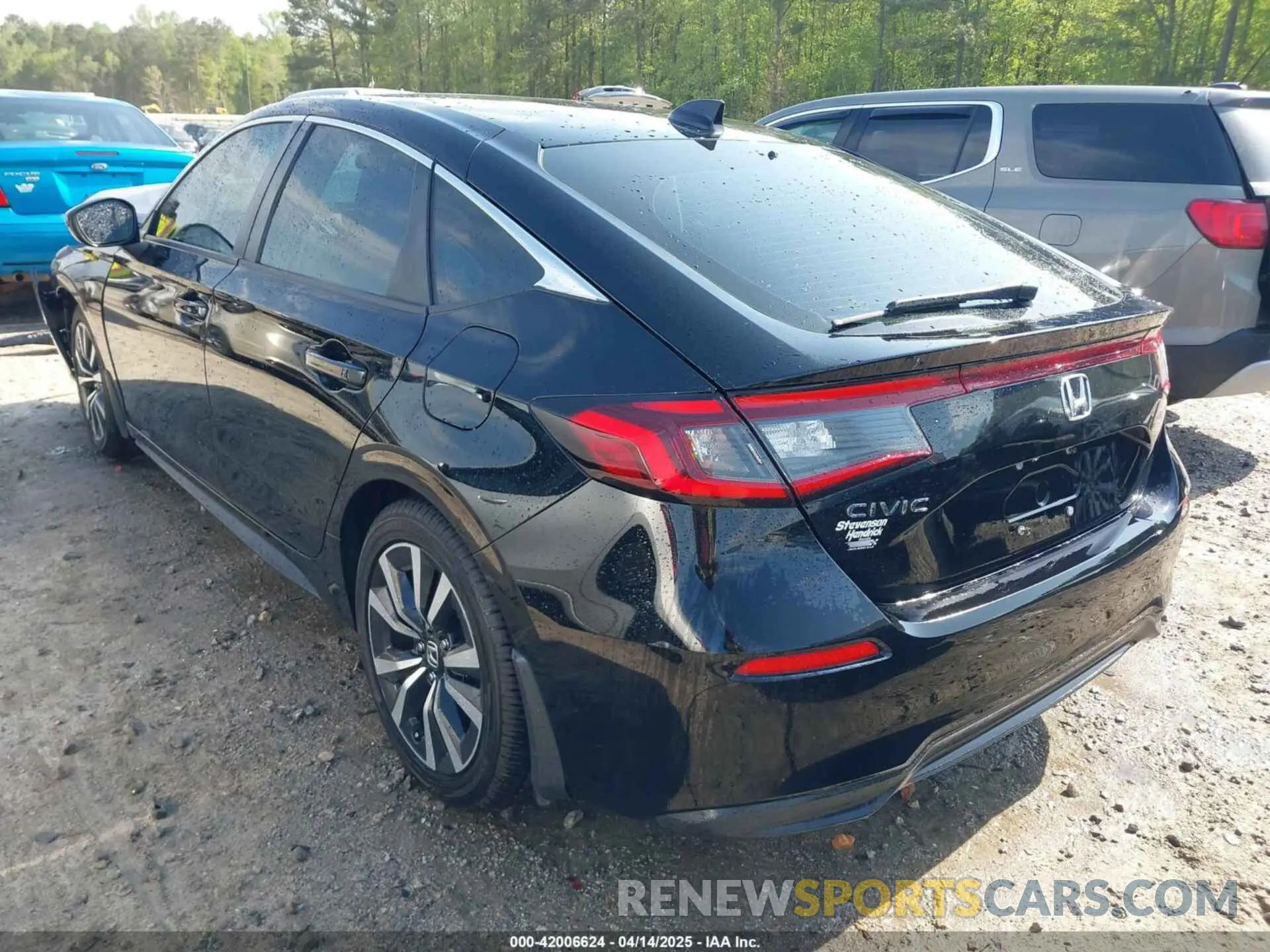 3 Photograph of a damaged car 19XFL1H77PE003116 HONDA CIVIC 2023