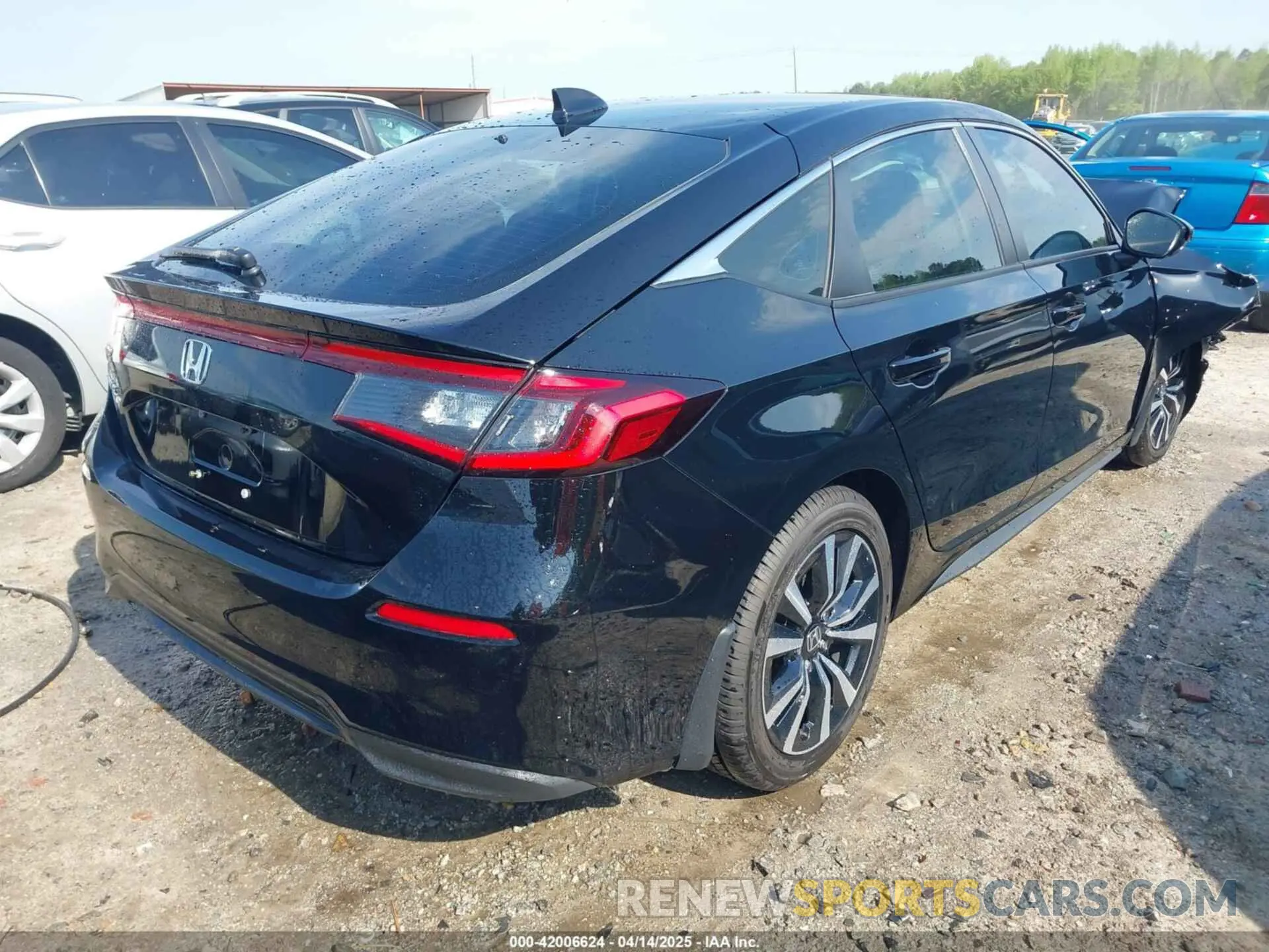 4 Photograph of a damaged car 19XFL1H77PE003116 HONDA CIVIC 2023