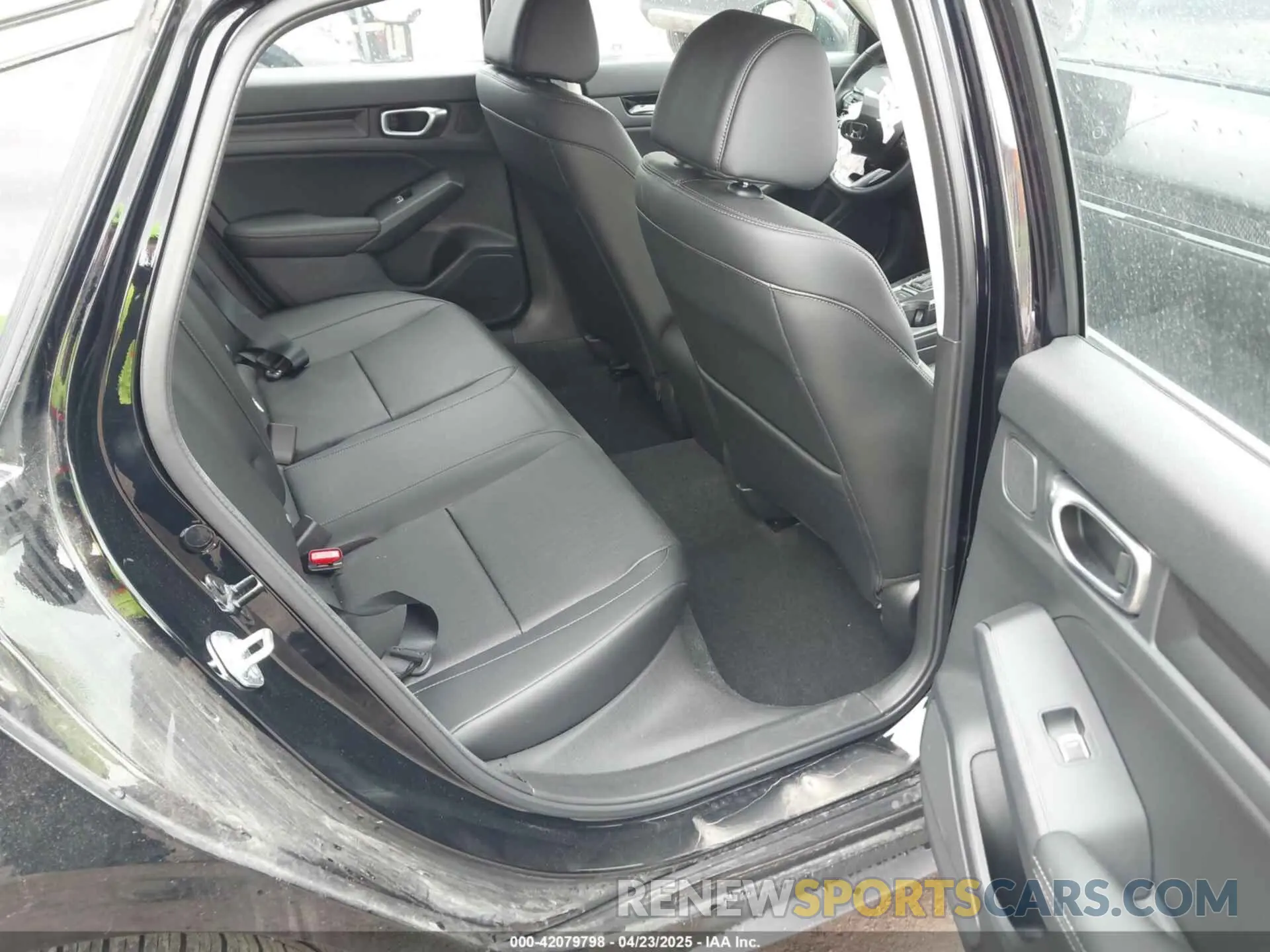 8 Photograph of a damaged car 19XFL1H77PE018148 HONDA CIVIC 2023