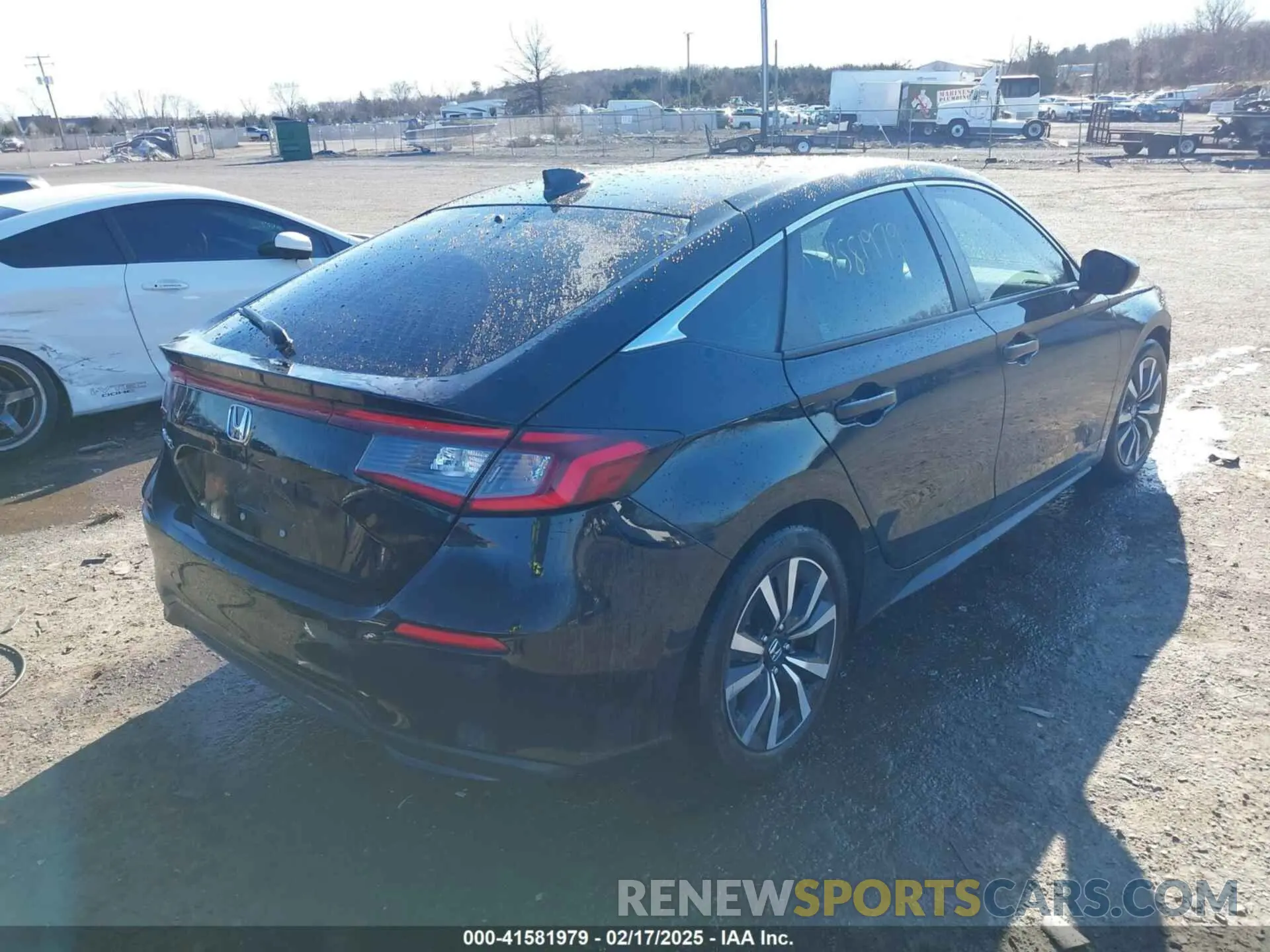 4 Photograph of a damaged car 19XFL1H78PE007403 HONDA CIVIC 2023