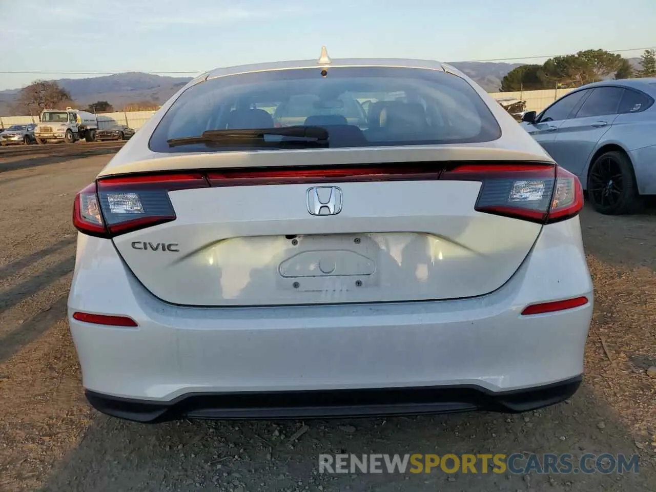 6 Photograph of a damaged car 19XFL1H79PE017602 HONDA CIVIC 2023