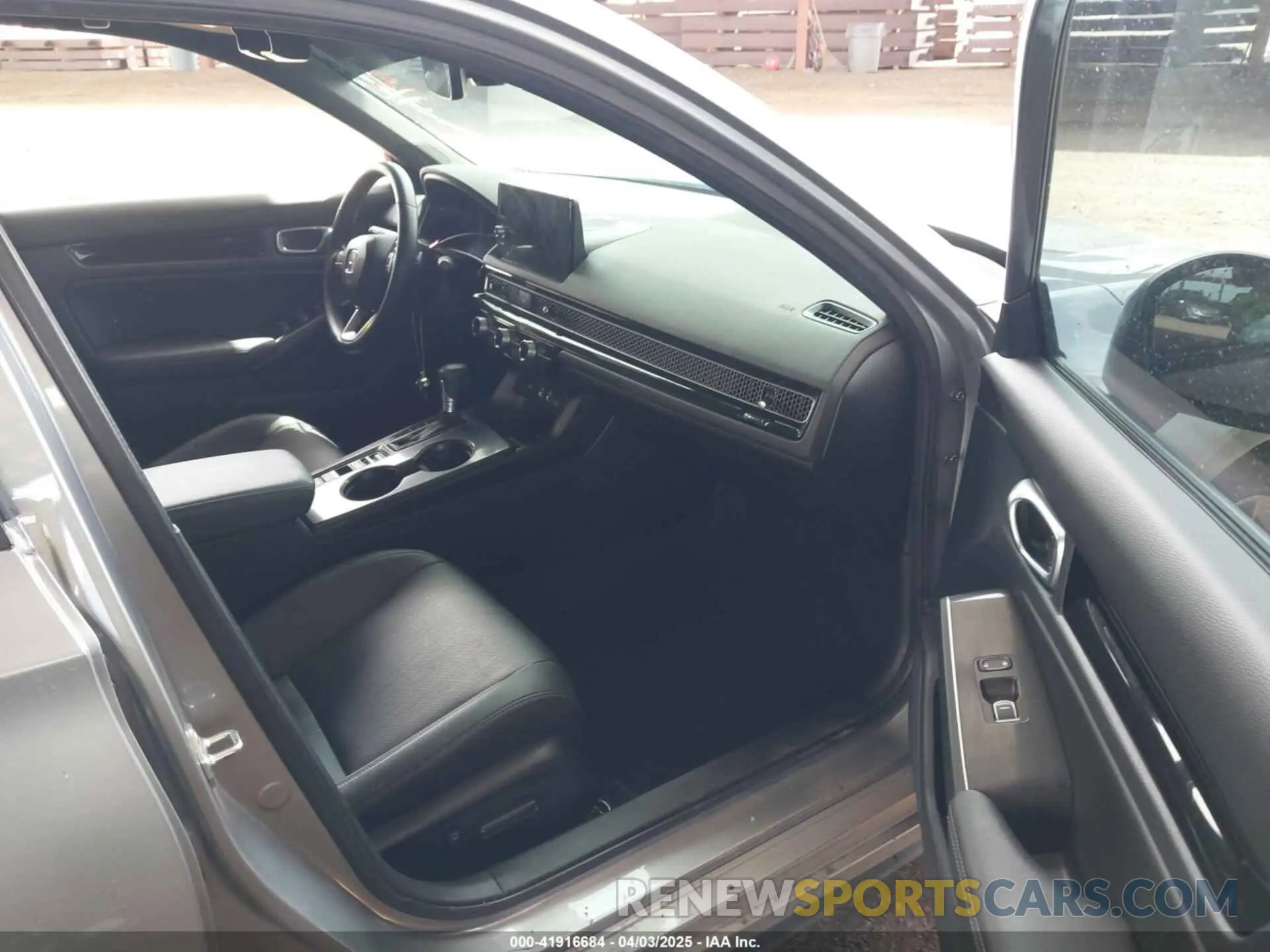 5 Photograph of a damaged car 19XFL1H80PE013706 HONDA CIVIC 2023