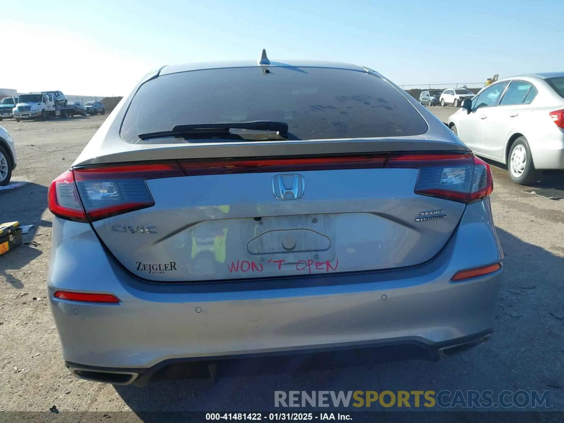 17 Photograph of a damaged car 19XFL1H82PE013707 HONDA CIVIC 2023