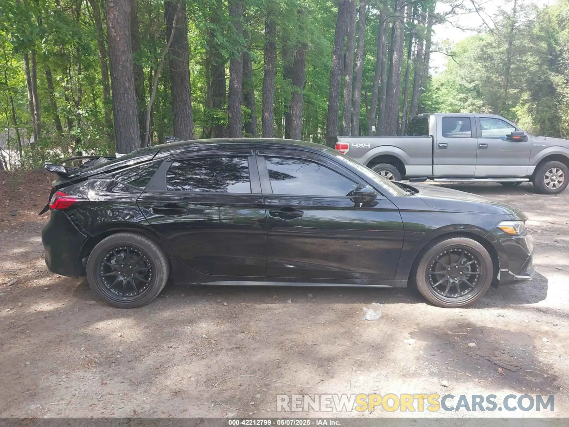 13 Photograph of a damaged car 19XFL1H88PE001075 HONDA CIVIC 2023