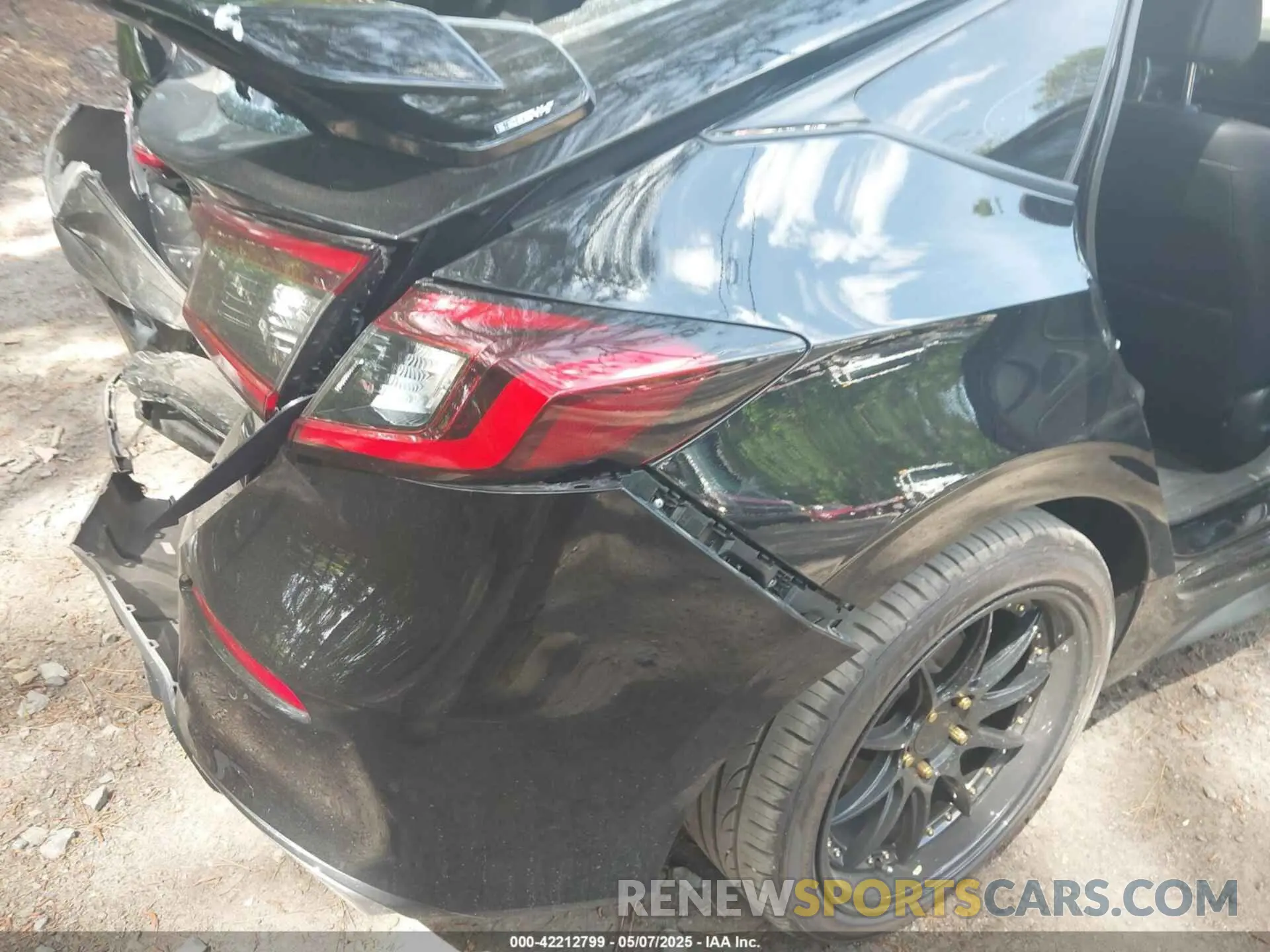 6 Photograph of a damaged car 19XFL1H88PE001075 HONDA CIVIC 2023