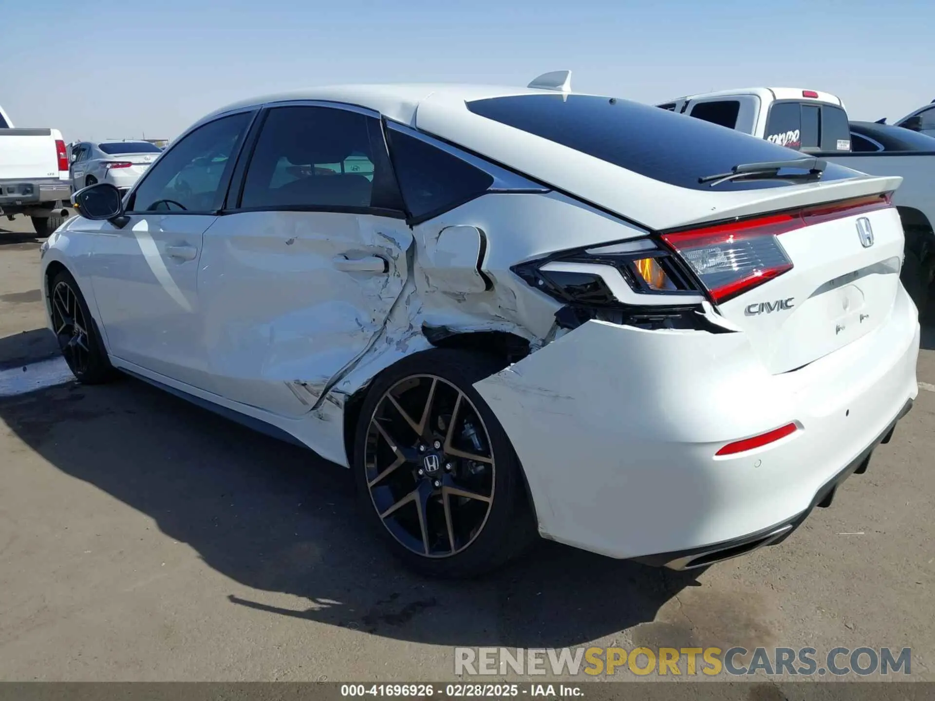6 Photograph of a damaged car 19XFL1H8XPE001868 HONDA CIVIC 2023