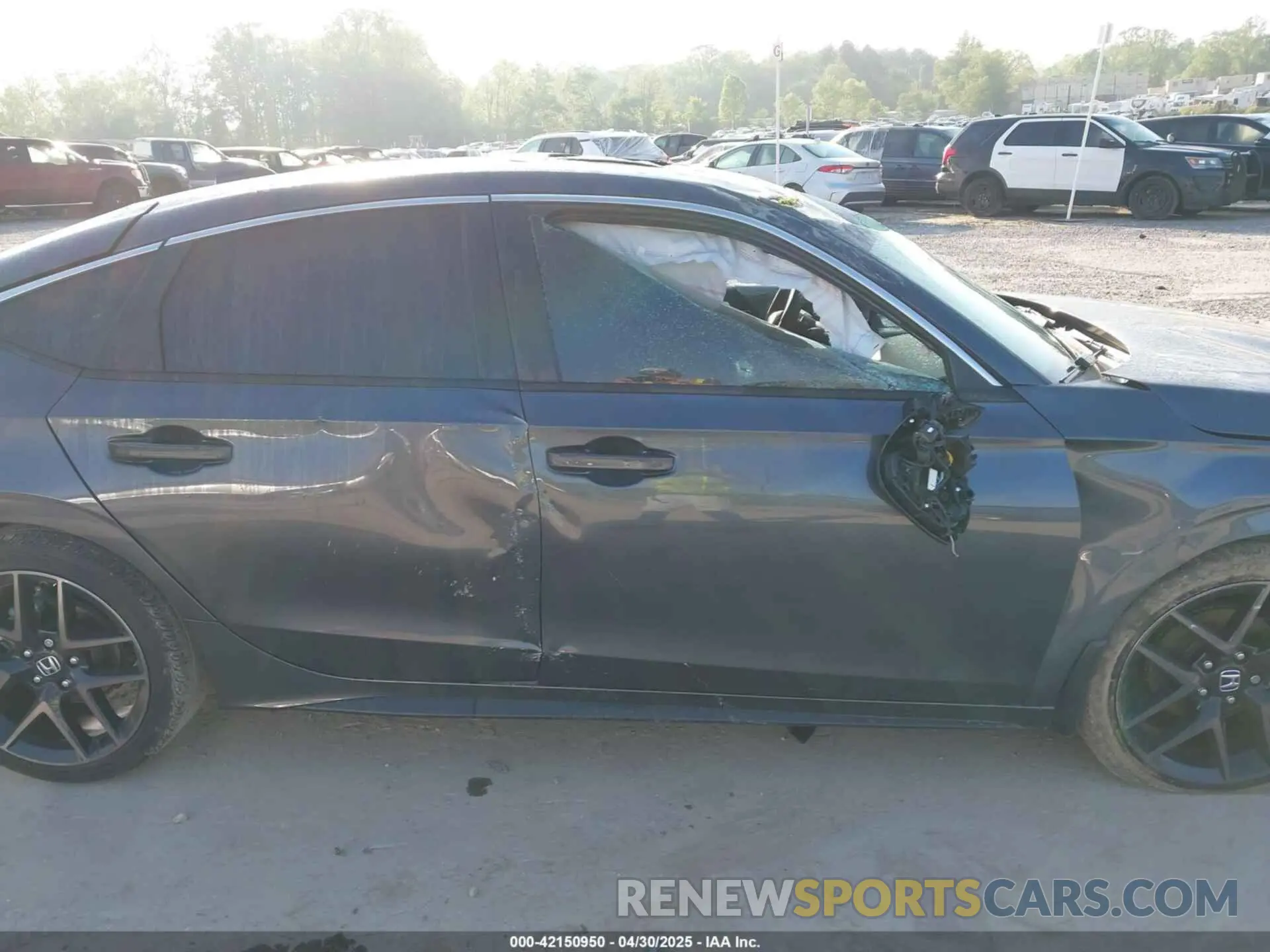 14 Photograph of a damaged car 19XFL1H8XPE006441 HONDA CIVIC 2023