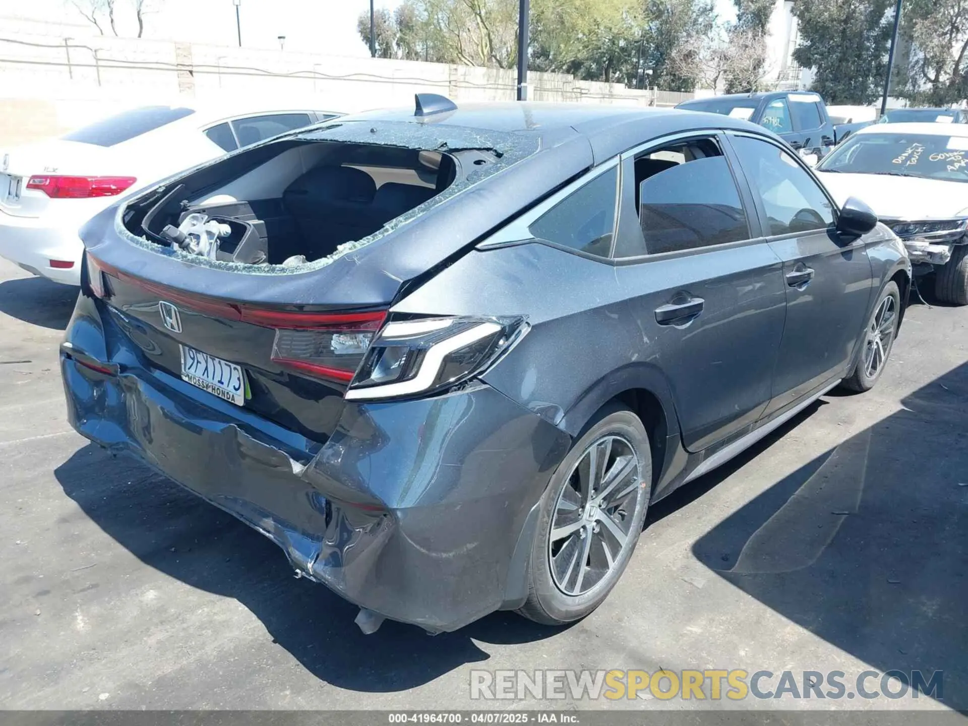 4 Photograph of a damaged car 19XFL2H51PE014150 HONDA CIVIC 2023