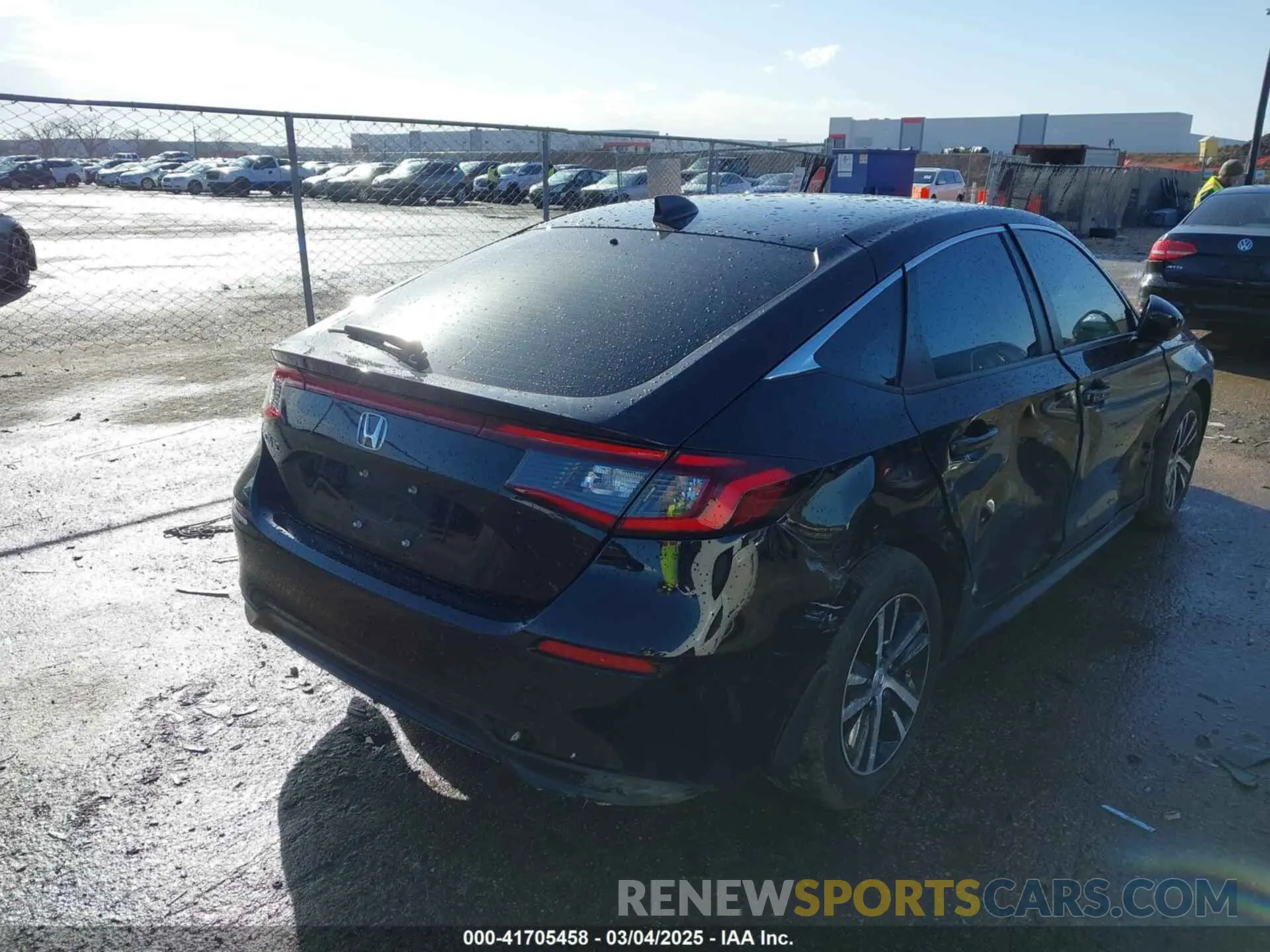 4 Photograph of a damaged car 19XFL2H57PE017716 HONDA CIVIC 2023