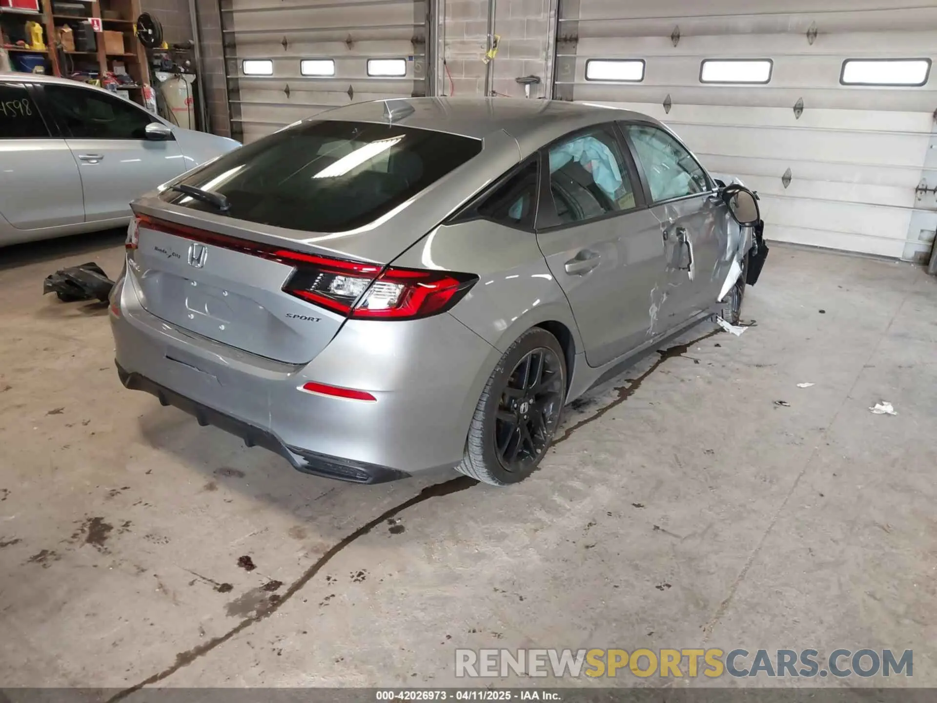 4 Photograph of a damaged car 19XFL2H80PE010679 HONDA CIVIC 2023