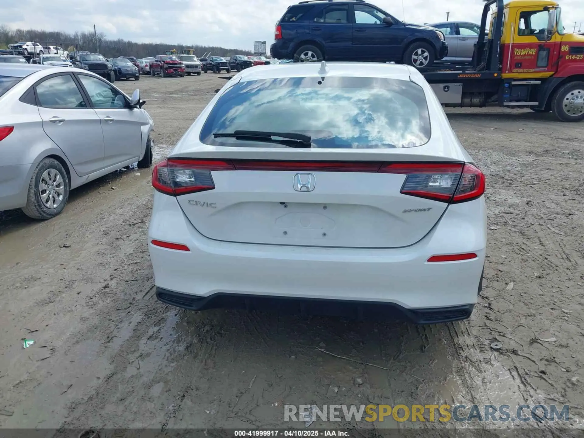 17 Photograph of a damaged car 19XFL2H80PE010813 HONDA CIVIC 2023