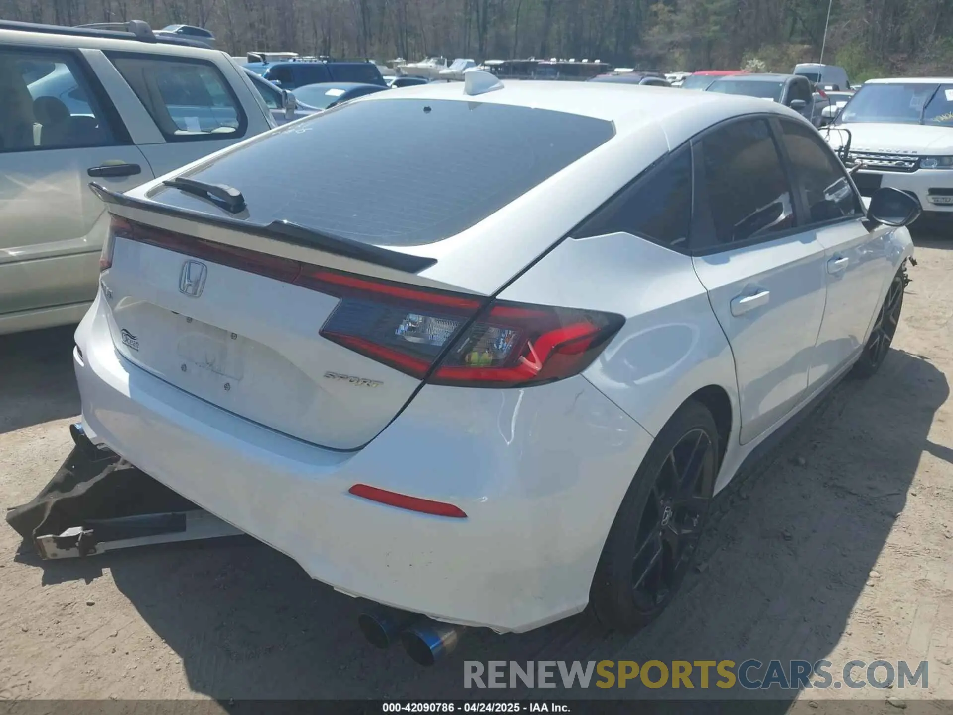 4 Photograph of a damaged car 19XFL2H81PE000324 HONDA CIVIC 2023