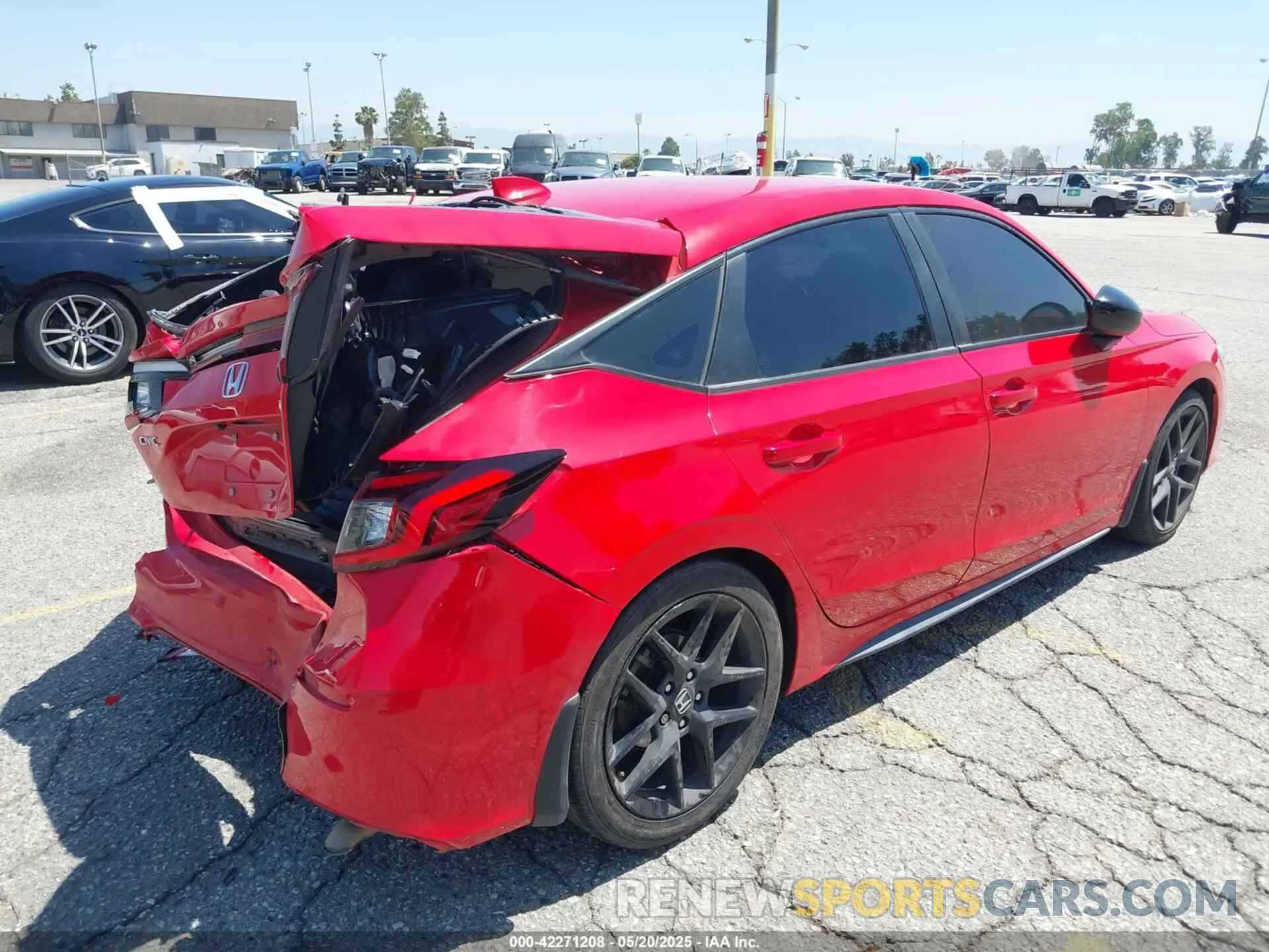 4 Photograph of a damaged car 19XFL2H83PE006691 HONDA CIVIC 2023