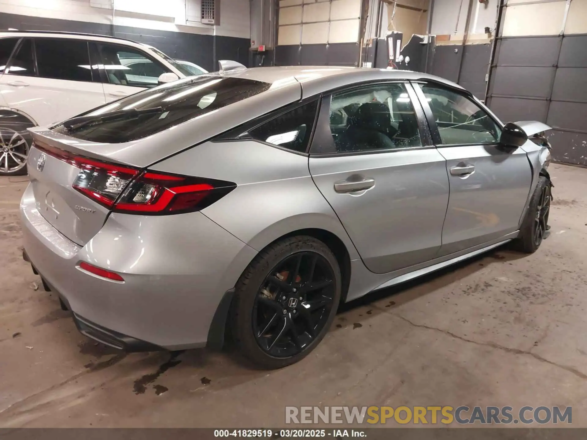 4 Photograph of a damaged car 19XFL2H83PE010062 HONDA CIVIC 2023