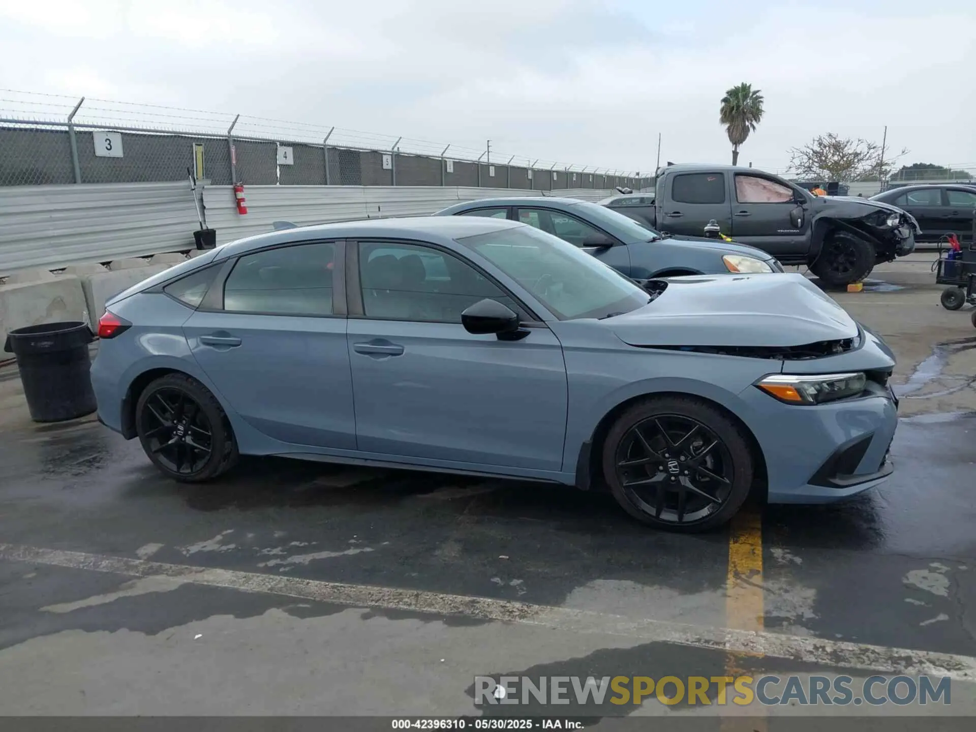 13 Photograph of a damaged car 19XFL2H83PE013219 HONDA CIVIC 2023