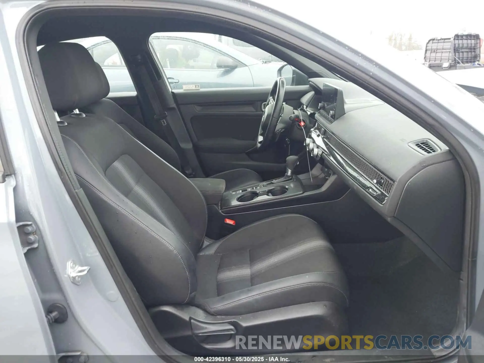 5 Photograph of a damaged car 19XFL2H83PE013219 HONDA CIVIC 2023