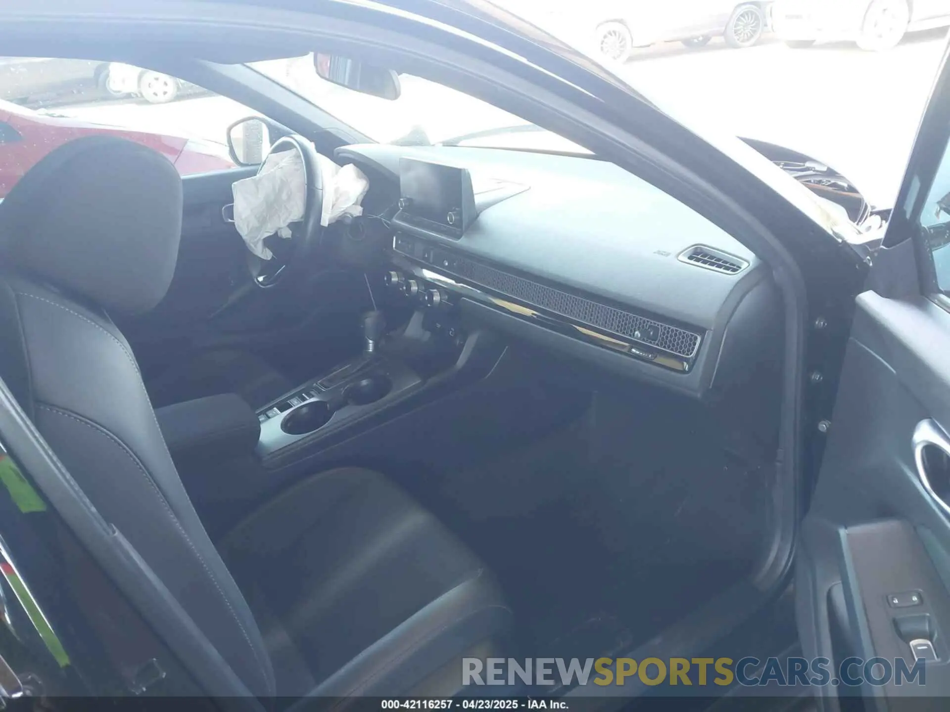5 Photograph of a damaged car 19XFL2H83PE013527 HONDA CIVIC 2023