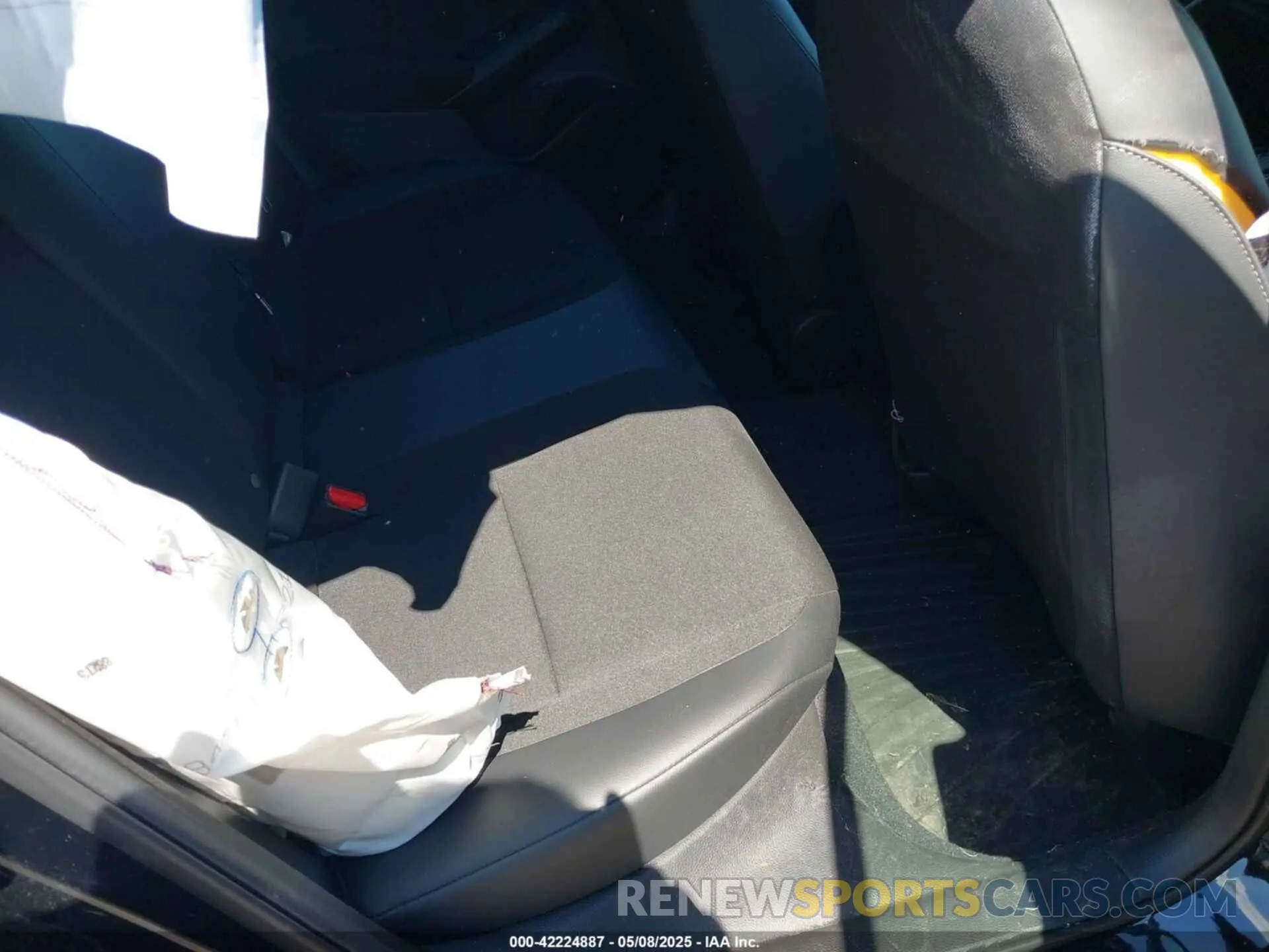 8 Photograph of a damaged car 19XFL2H84PE000950 HONDA CIVIC 2023