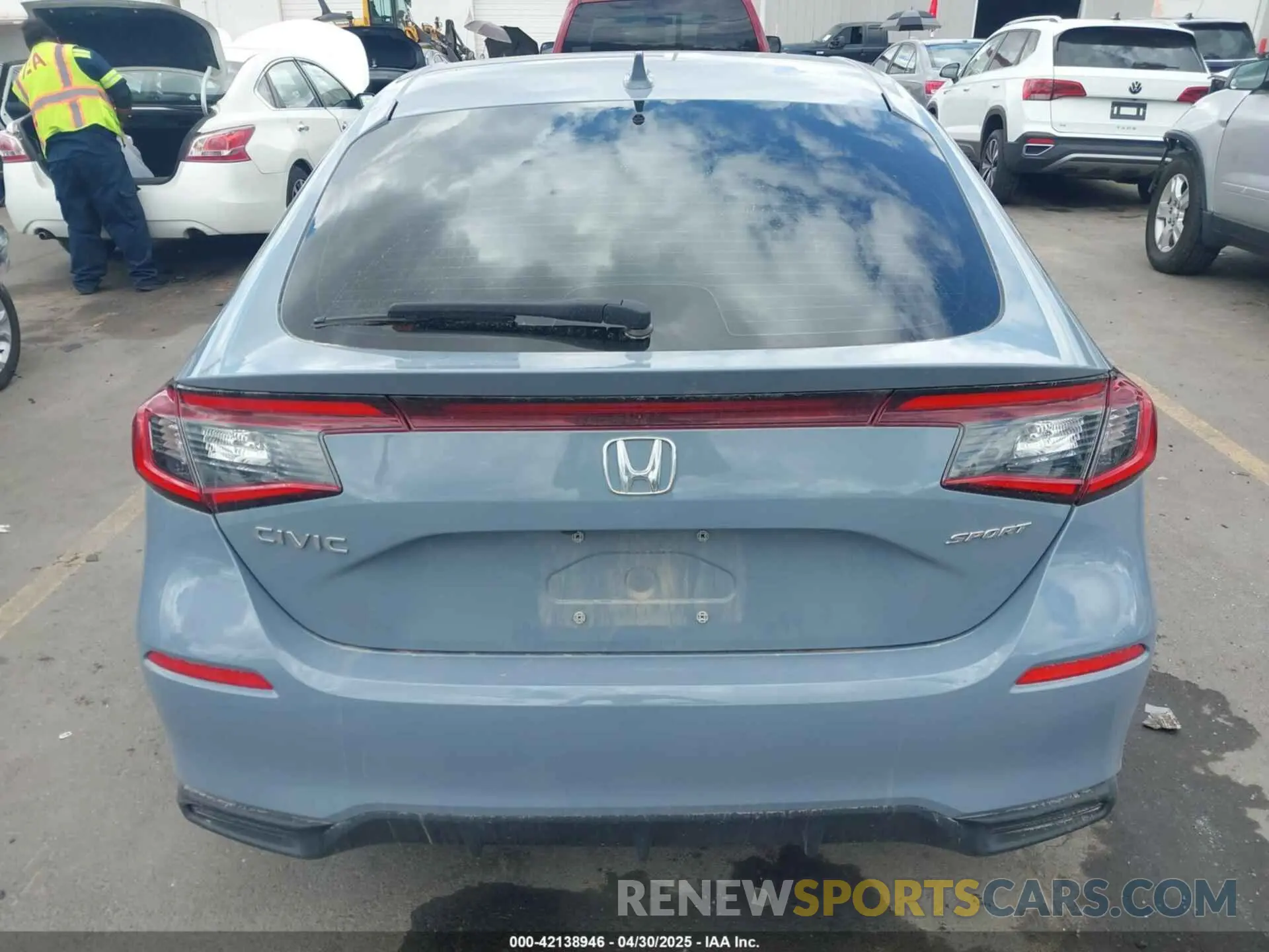 17 Photograph of a damaged car 19XFL2H84PE010295 HONDA CIVIC 2023
