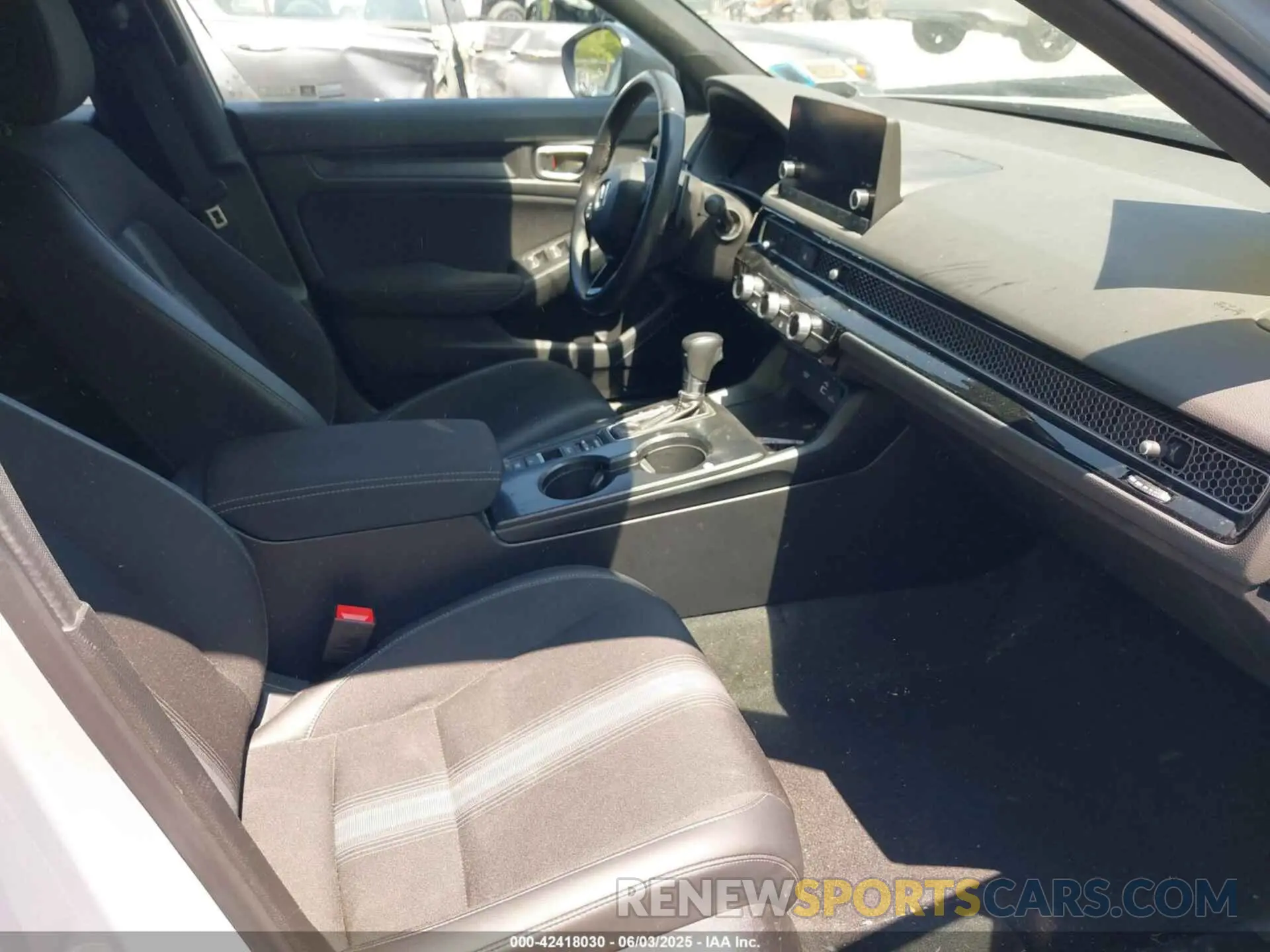 5 Photograph of a damaged car 19XFL2H84PE017876 HONDA CIVIC 2023