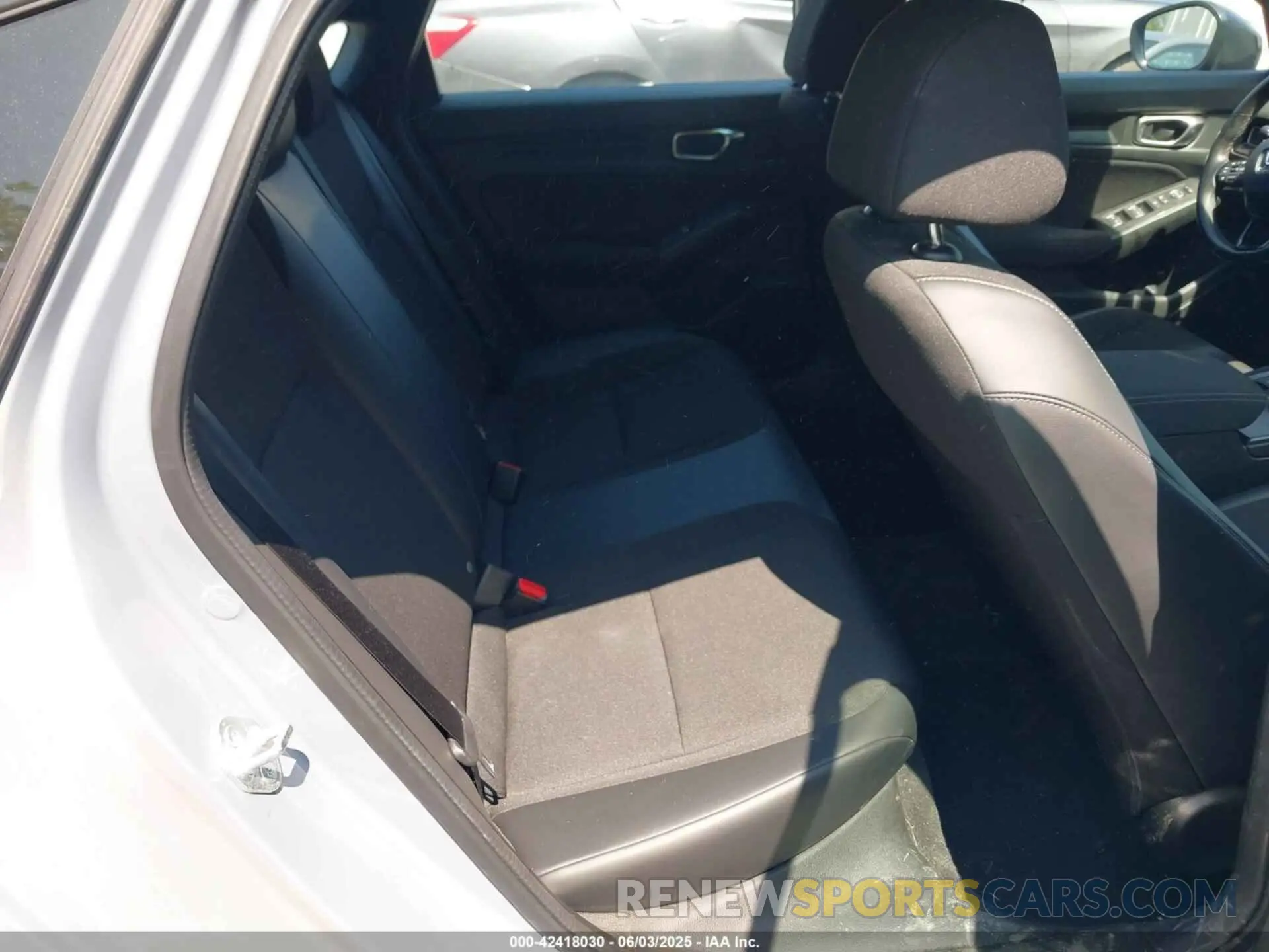 8 Photograph of a damaged car 19XFL2H84PE017876 HONDA CIVIC 2023