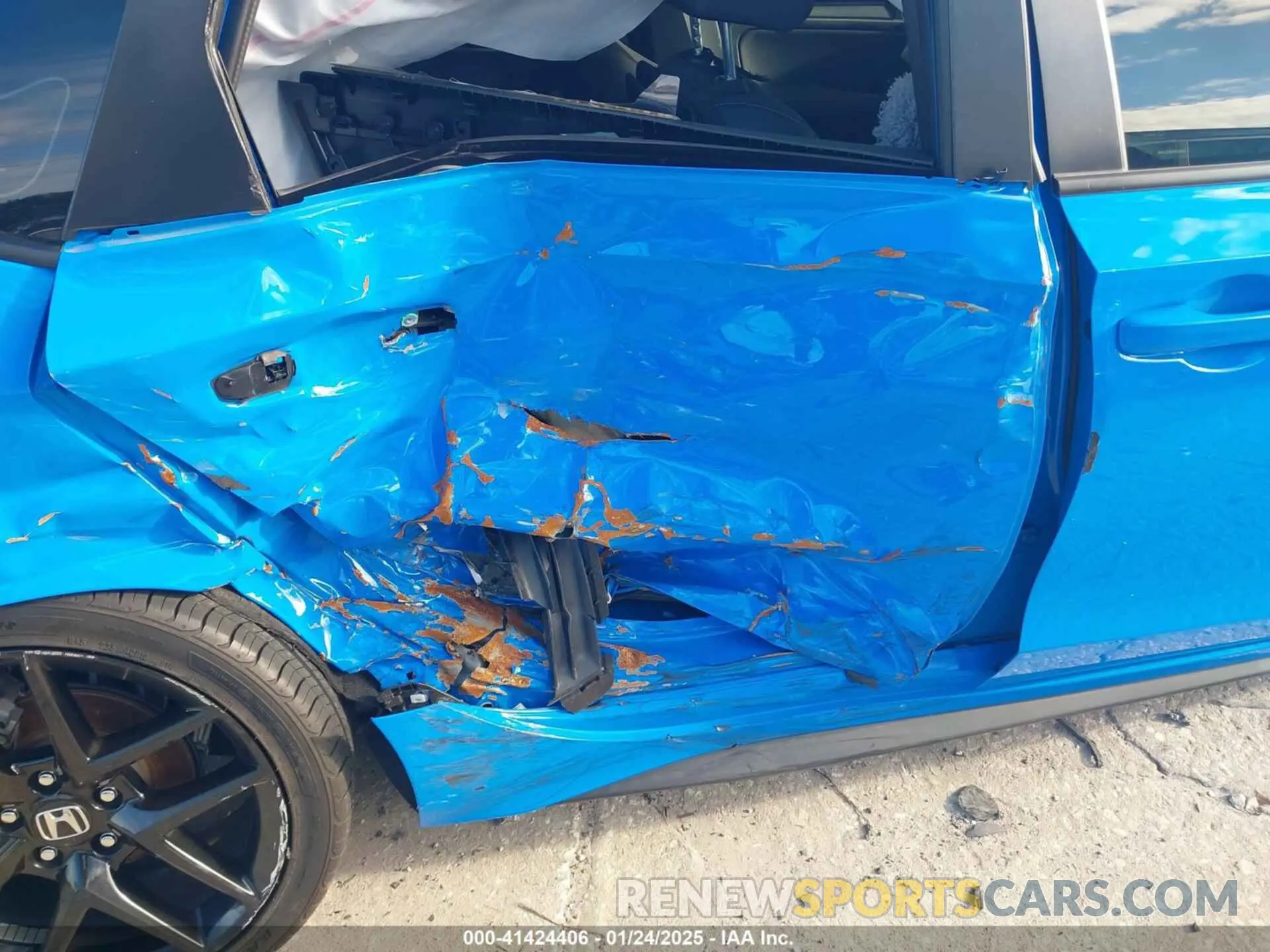 18 Photograph of a damaged car 19XFL2H85PE006840 HONDA CIVIC 2023