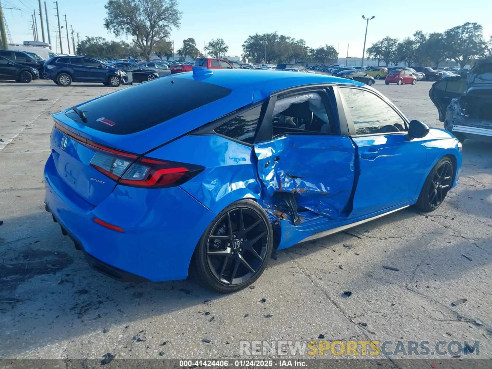 4 Photograph of a damaged car 19XFL2H85PE006840 HONDA CIVIC 2023