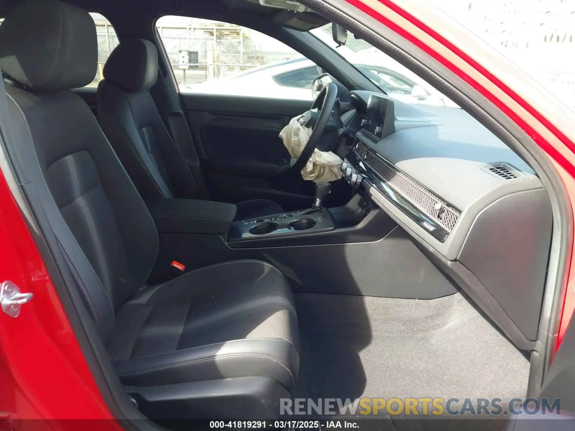 5 Photograph of a damaged car 19XFL2H85PE012038 HONDA CIVIC 2023