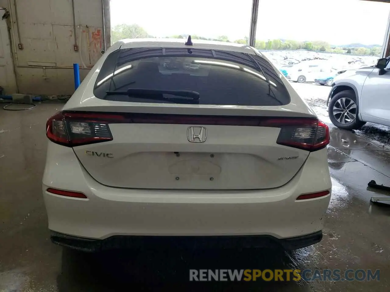 6 Photograph of a damaged car 19XFL2H86PE000495 HONDA CIVIC 2023