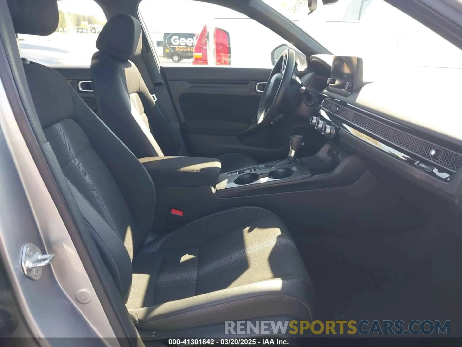 5 Photograph of a damaged car 19XFL2H86PE002828 HONDA CIVIC 2023