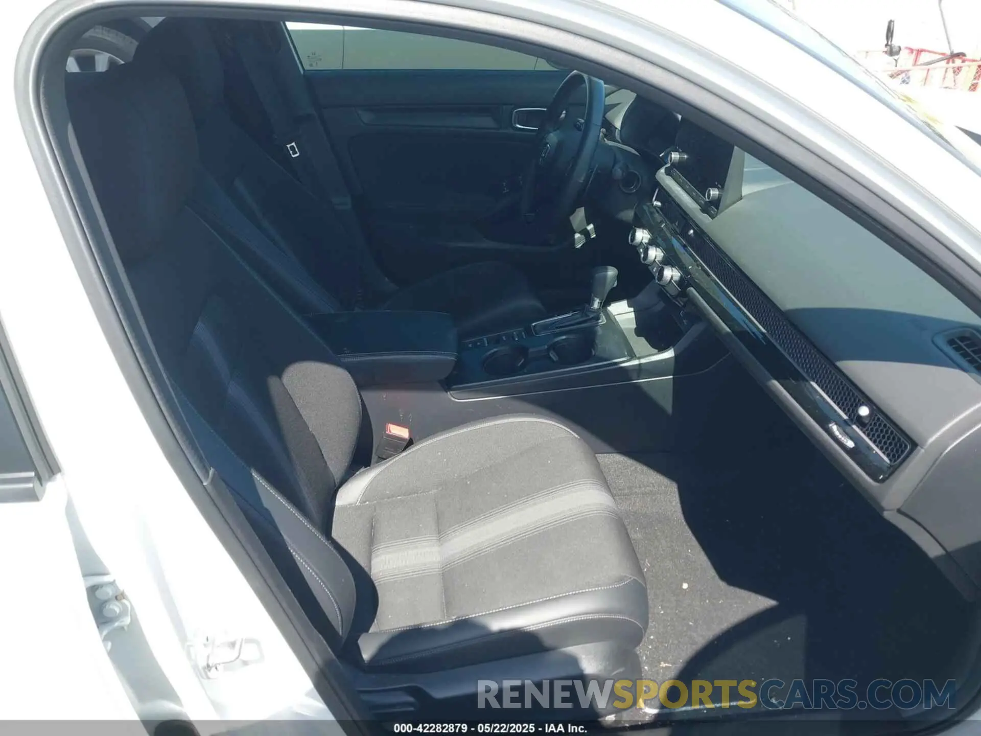 5 Photograph of a damaged car 19XFL2H86PE005986 HONDA CIVIC 2023