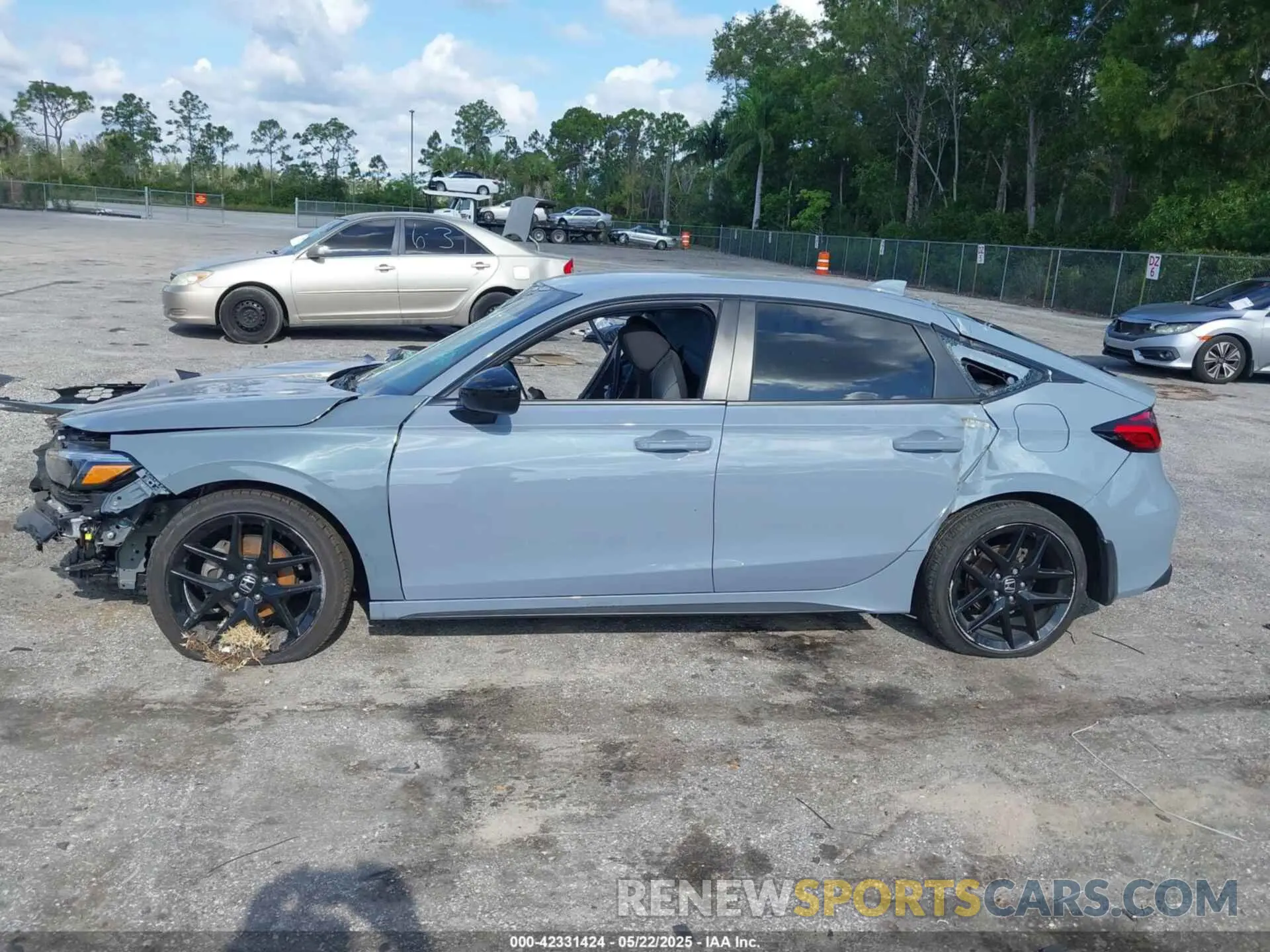 13 Photograph of a damaged car 19XFL2H86PE021220 HONDA CIVIC 2023
