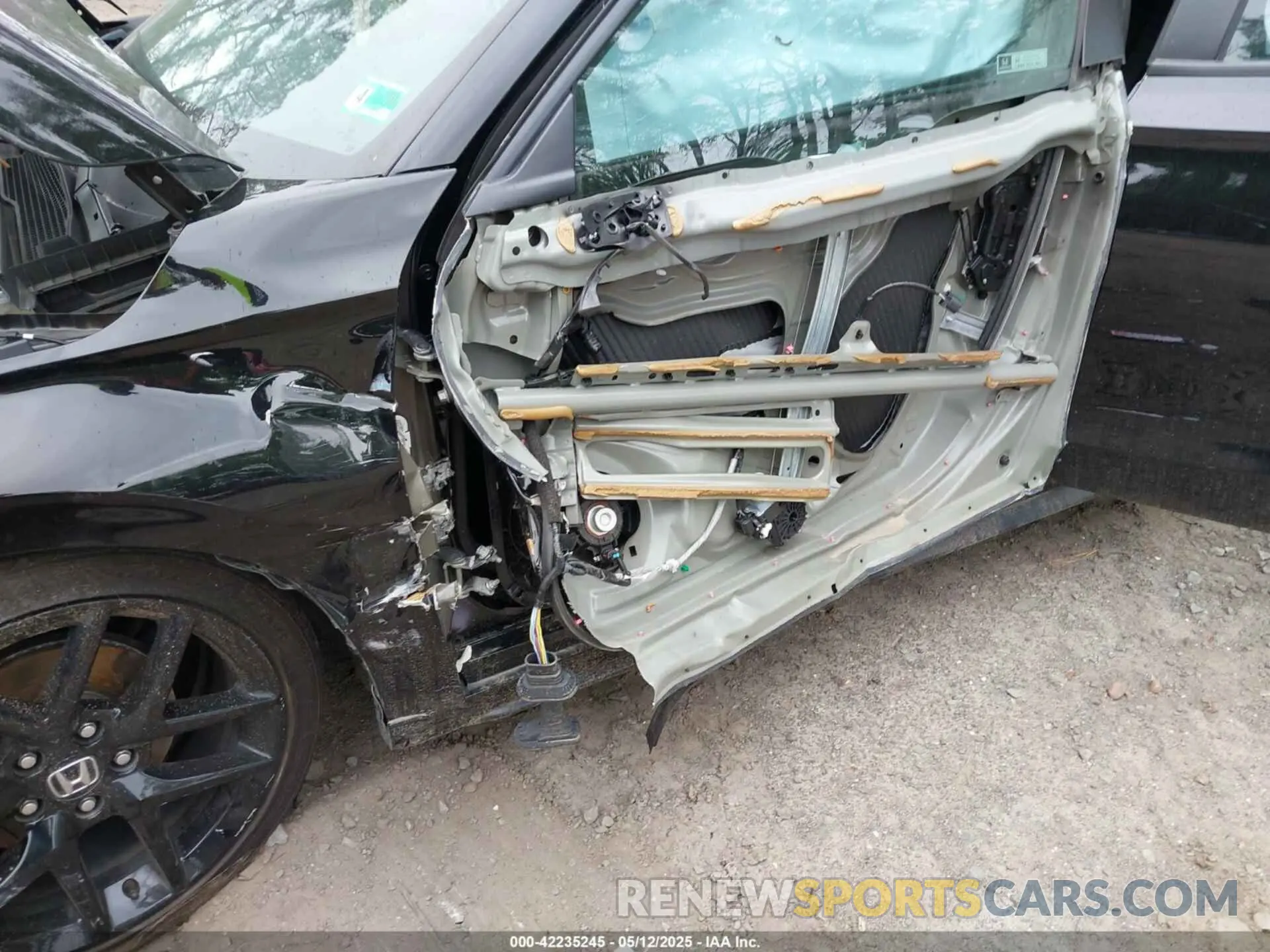 6 Photograph of a damaged car 19XFL2H87PE001364 HONDA CIVIC 2023