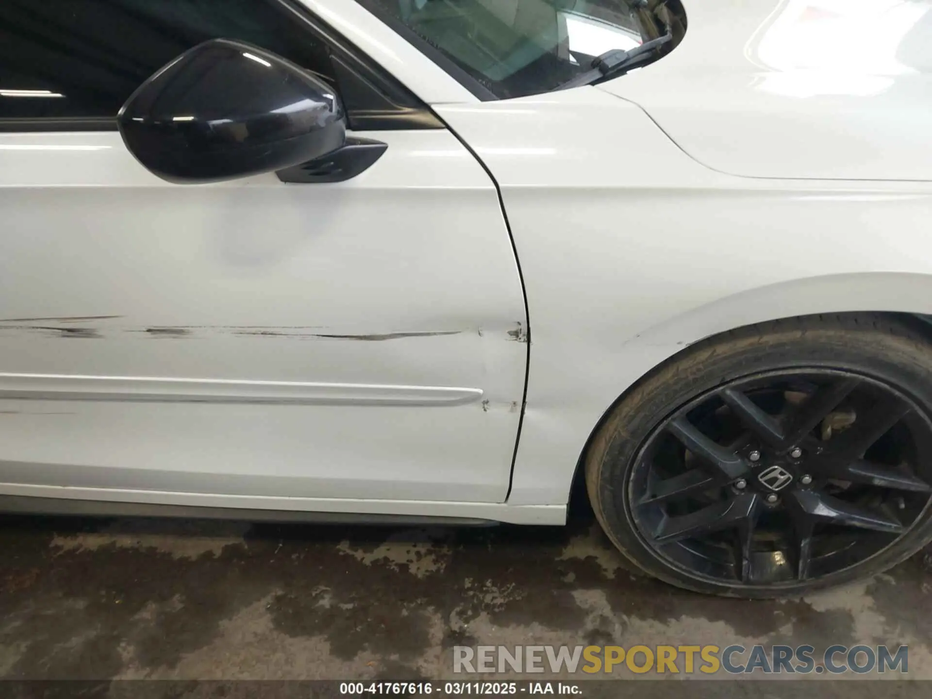 19 Photograph of a damaged car 19XFL2H87PE002255 HONDA CIVIC 2023