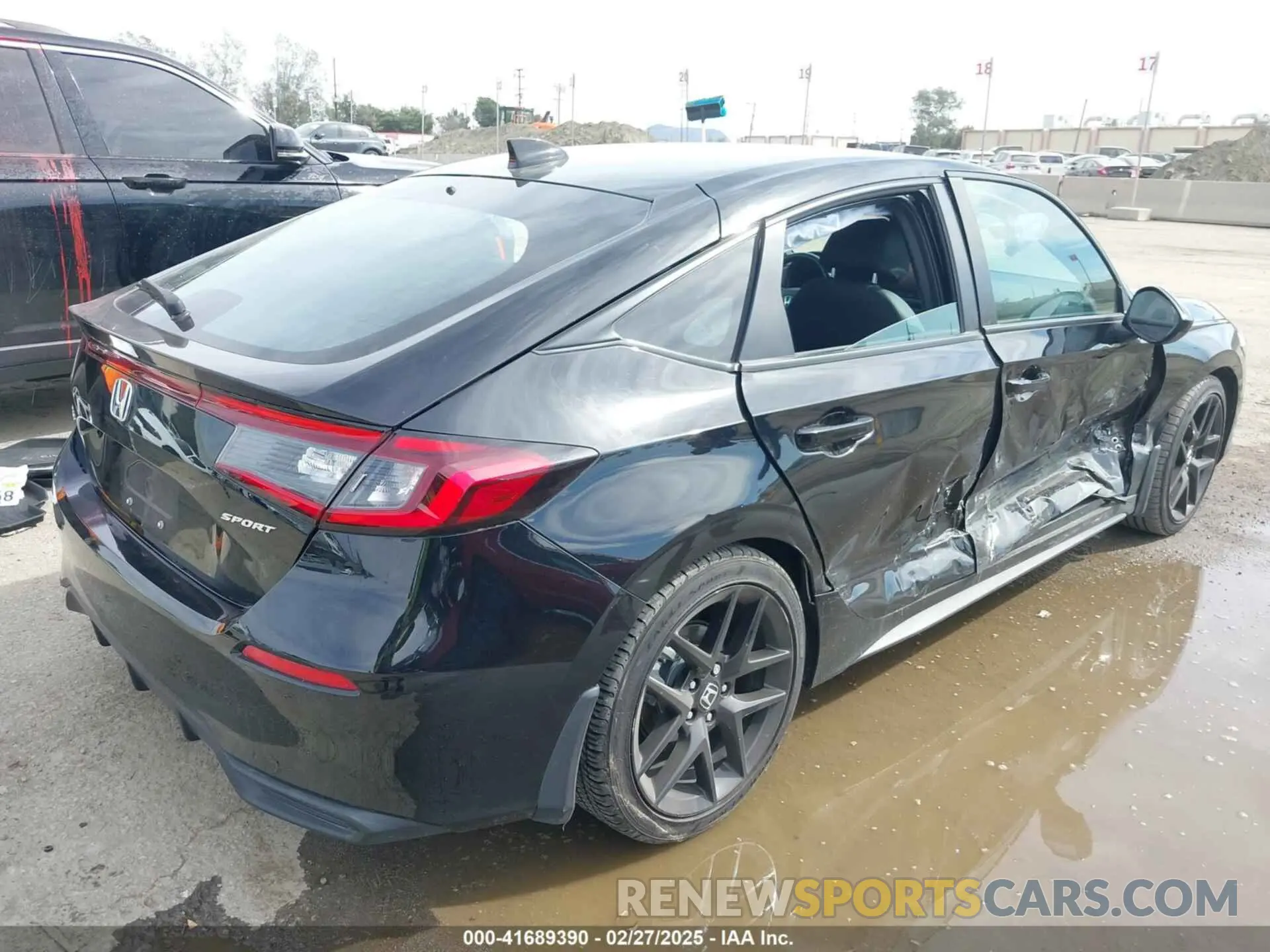 4 Photograph of a damaged car 19XFL2H89PE001737 HONDA CIVIC 2023