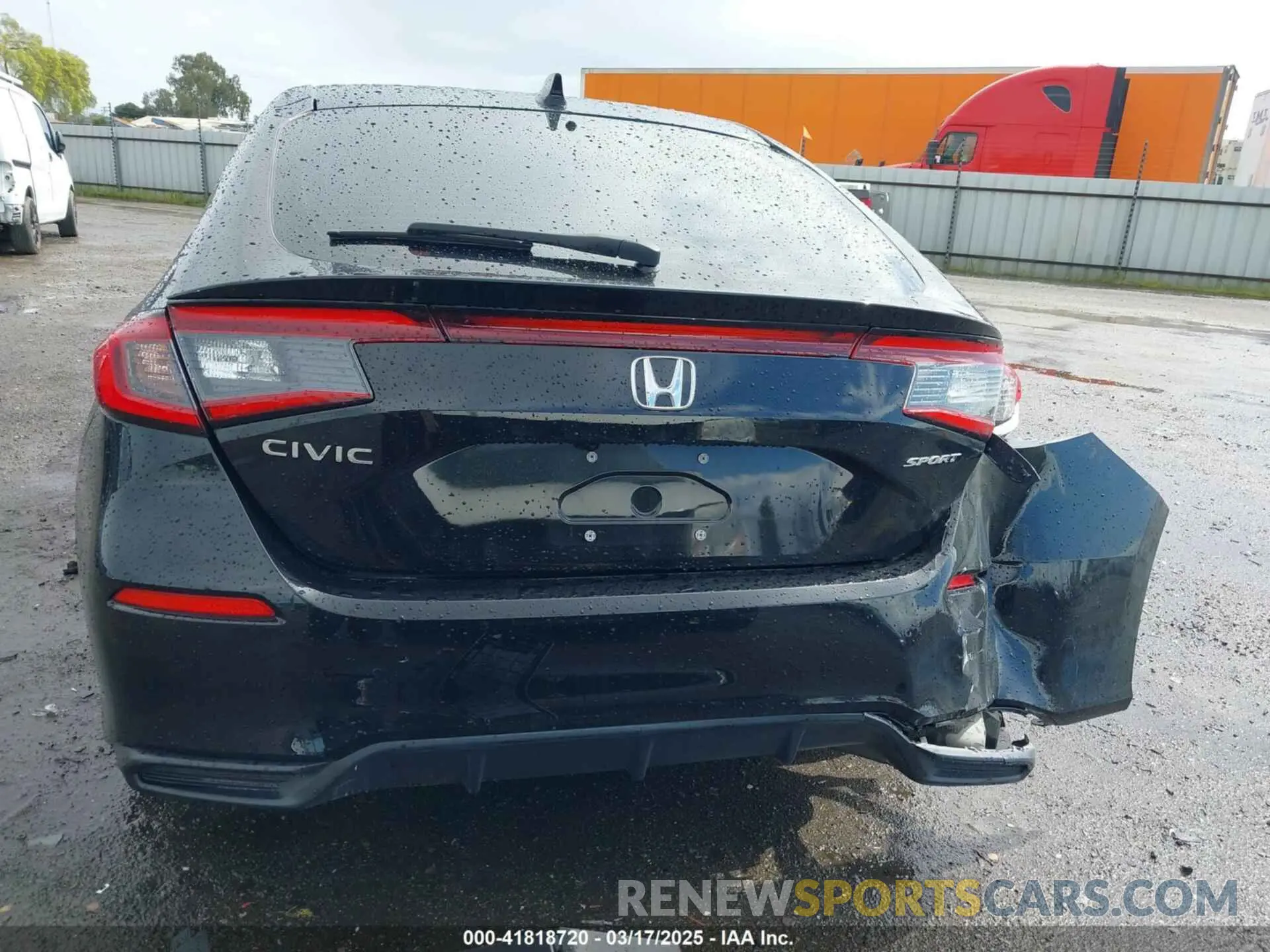 17 Photograph of a damaged car 19XFL2H8XPE020359 HONDA CIVIC 2023