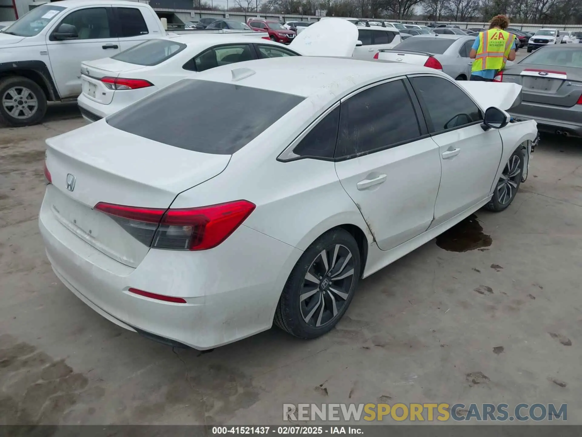 4 Photograph of a damaged car 2HGFE1F75PH302767 HONDA CIVIC 2023