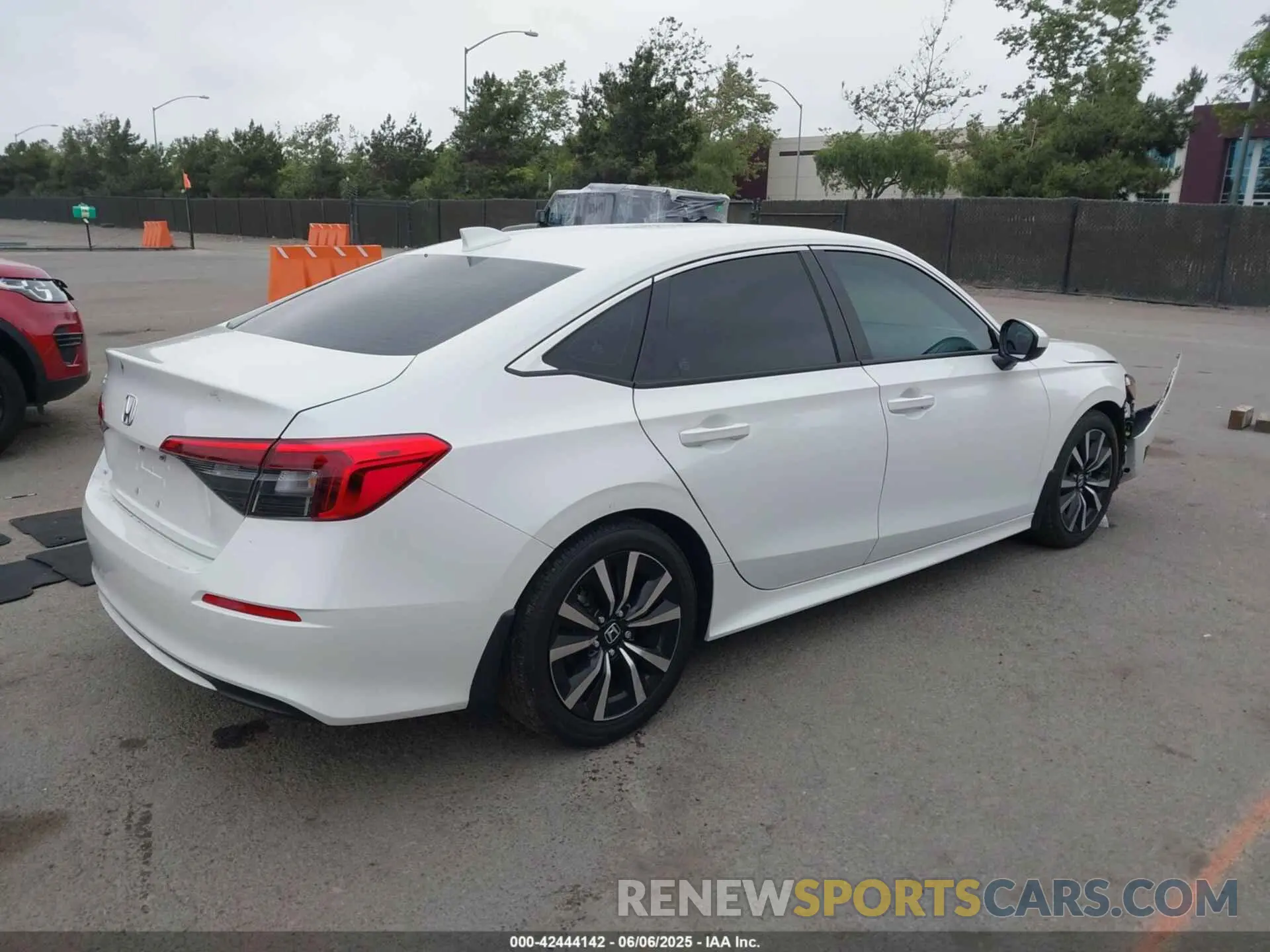 4 Photograph of a damaged car 2HGFE1F76PH308917 HONDA CIVIC 2023