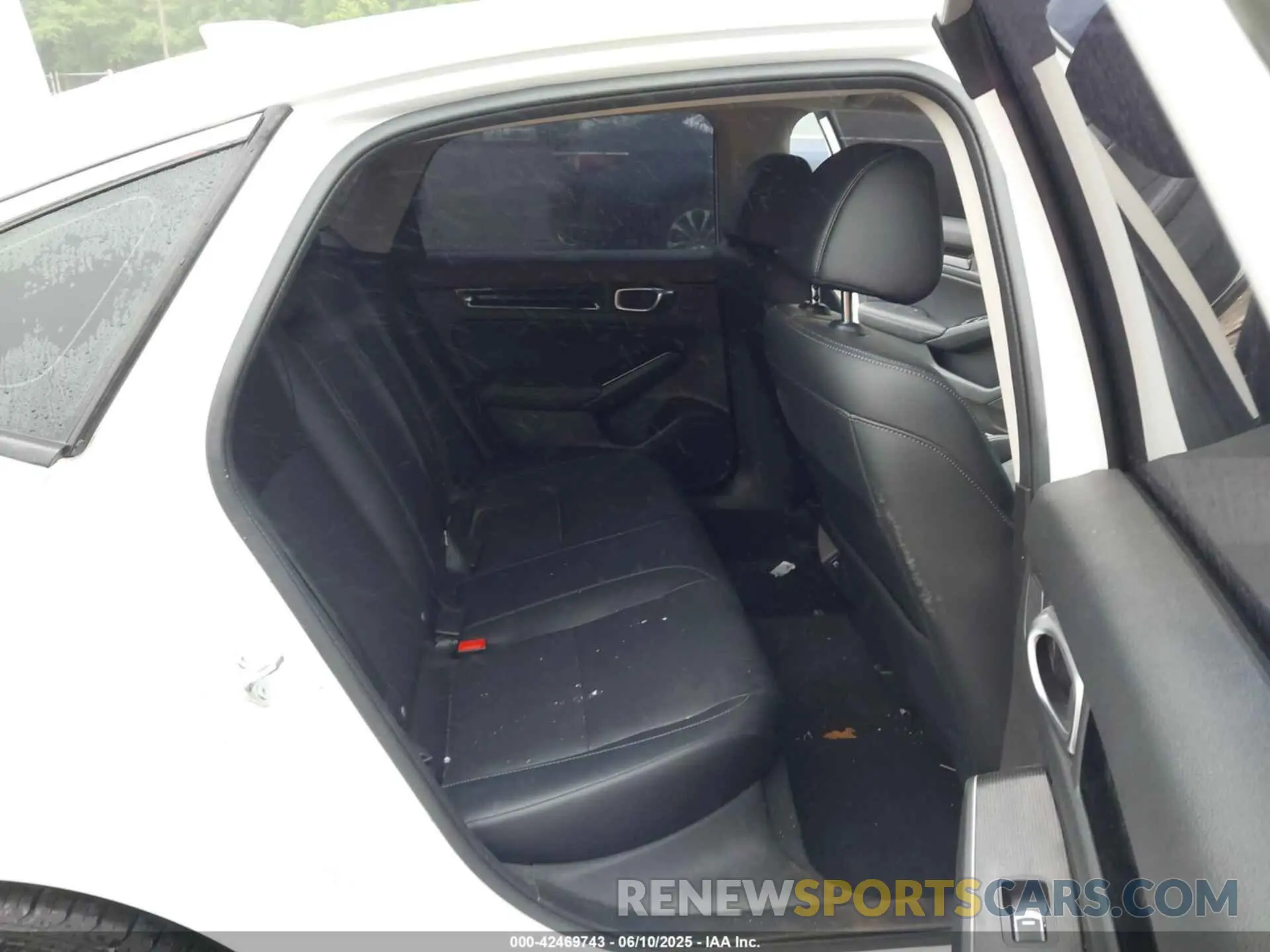 8 Photograph of a damaged car 2HGFE1F90PH318196 HONDA CIVIC 2023