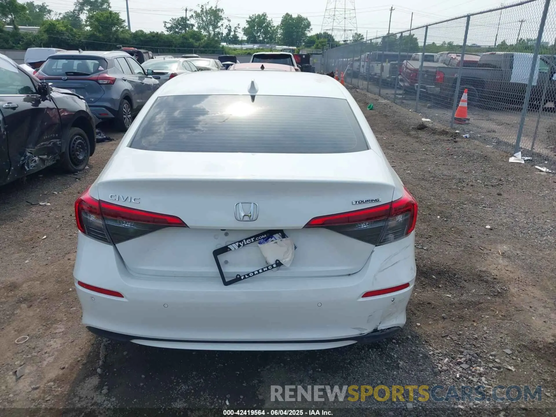 16 Photograph of a damaged car 2HGFE1F98PH300724 HONDA CIVIC 2023