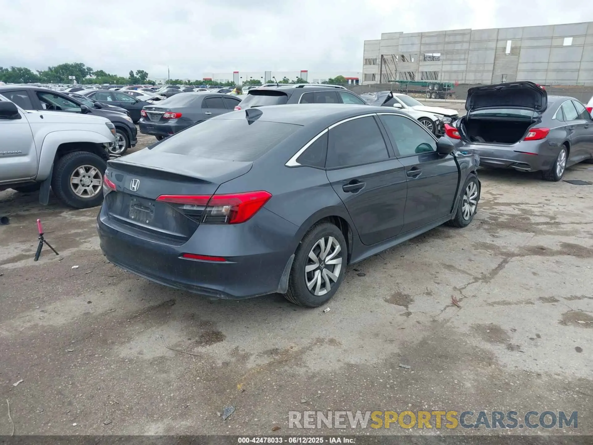 4 Photograph of a damaged car 2HGFE2F27PH535124 HONDA CIVIC 2023