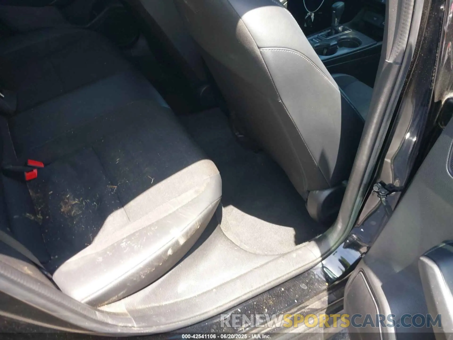 8 Photograph of a damaged car 2HGFE2F51PH532195 HONDA CIVIC 2023